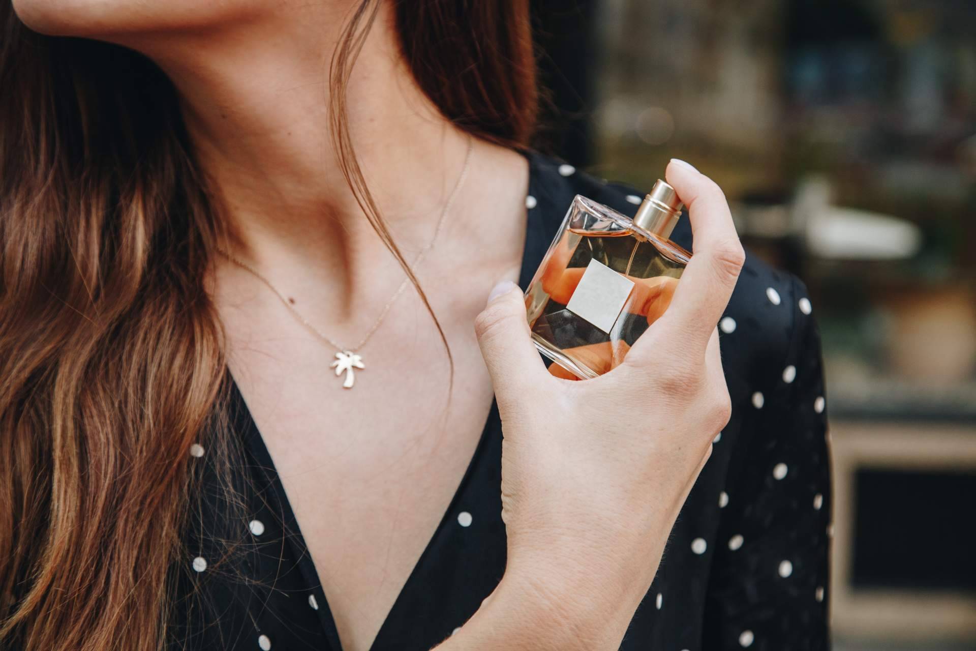 ¿Cuáles son los perfumes de mujer que mejor huelen de la mano de Larome Paris?