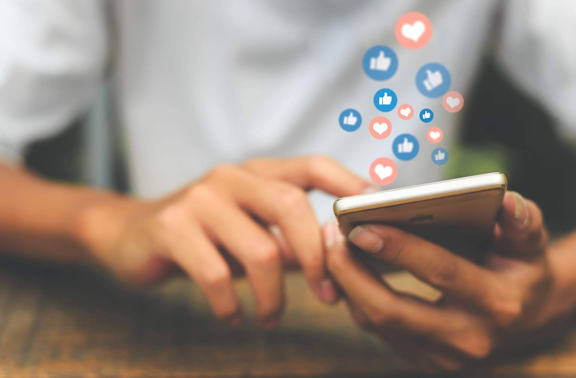 ¿Por qué es importante tener presencia en social media para captar clientes?, por RoCX Marketing
