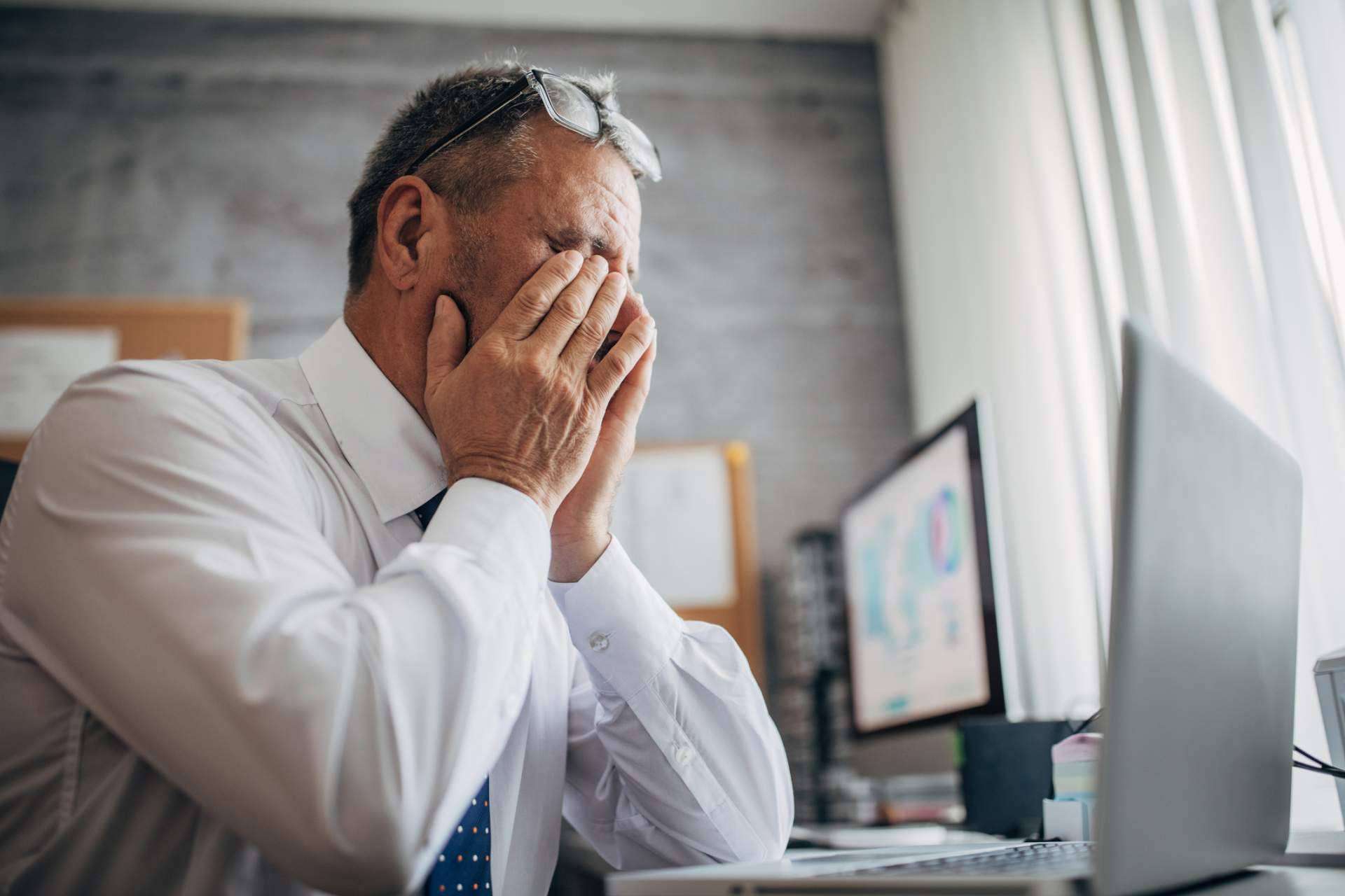 Tratar la irritación ocular con las soluciones en gotas