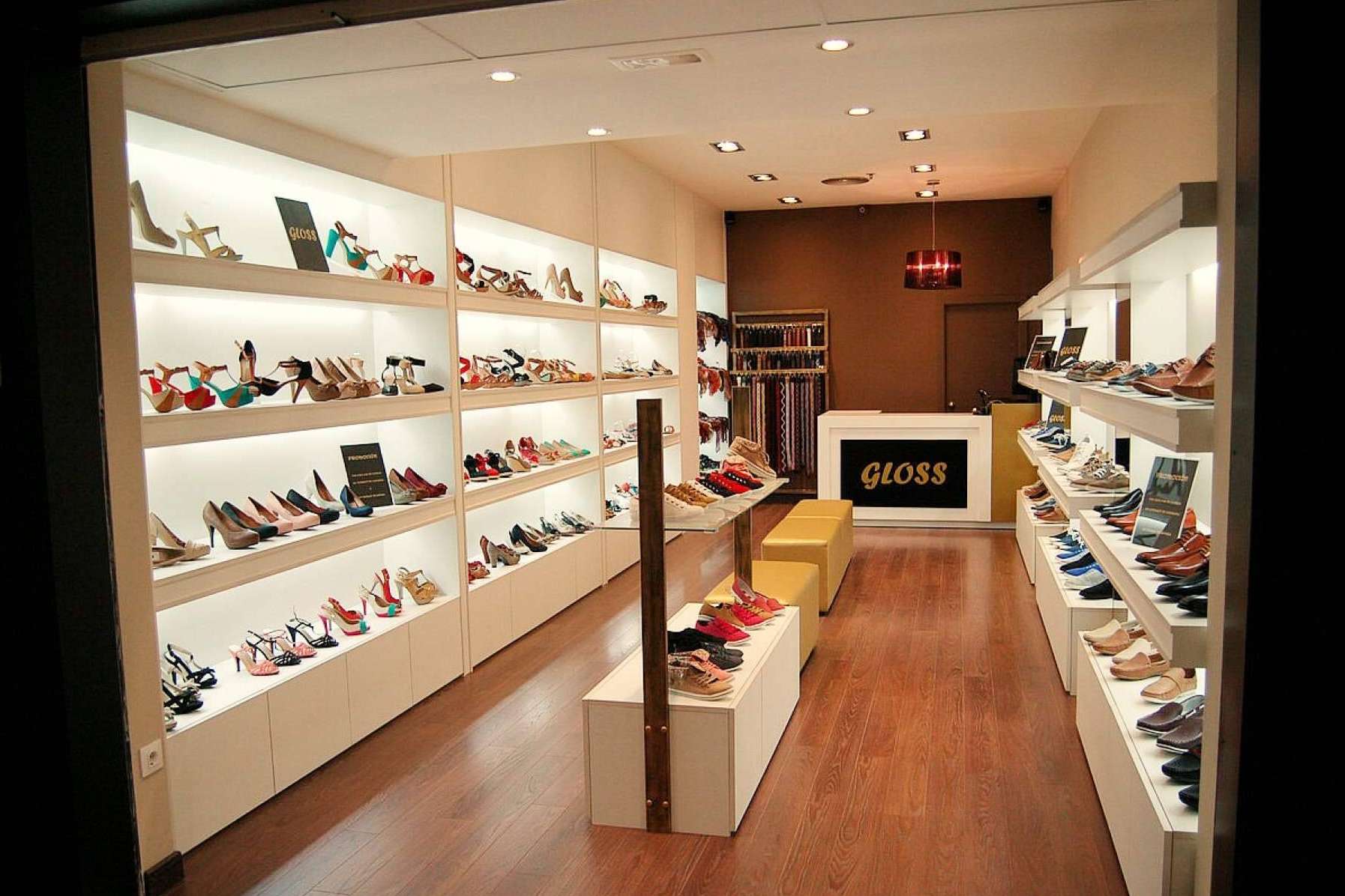 Gloss explica las ventajas de comprar calzado en las tiendas de la ciudad
