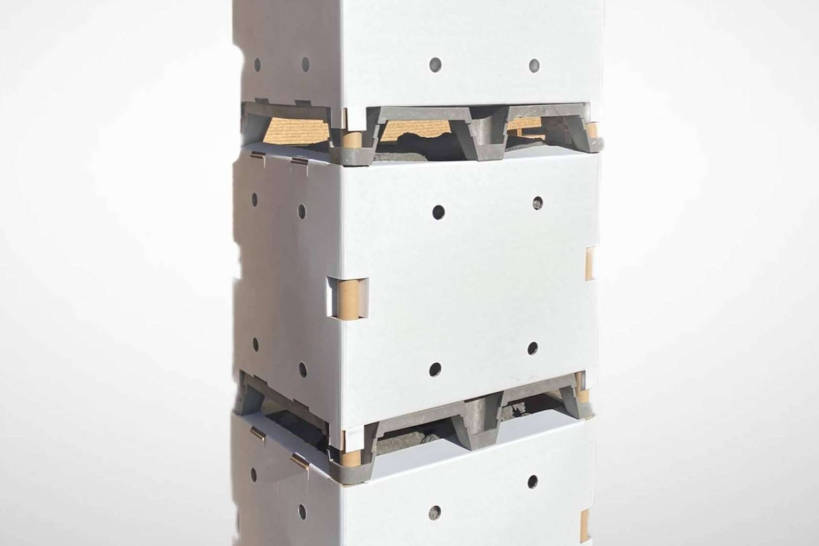 Inka Palet hace posible exponer o trasladar mercancía con máxima eficiencia con el Box Palet 600x800 mm