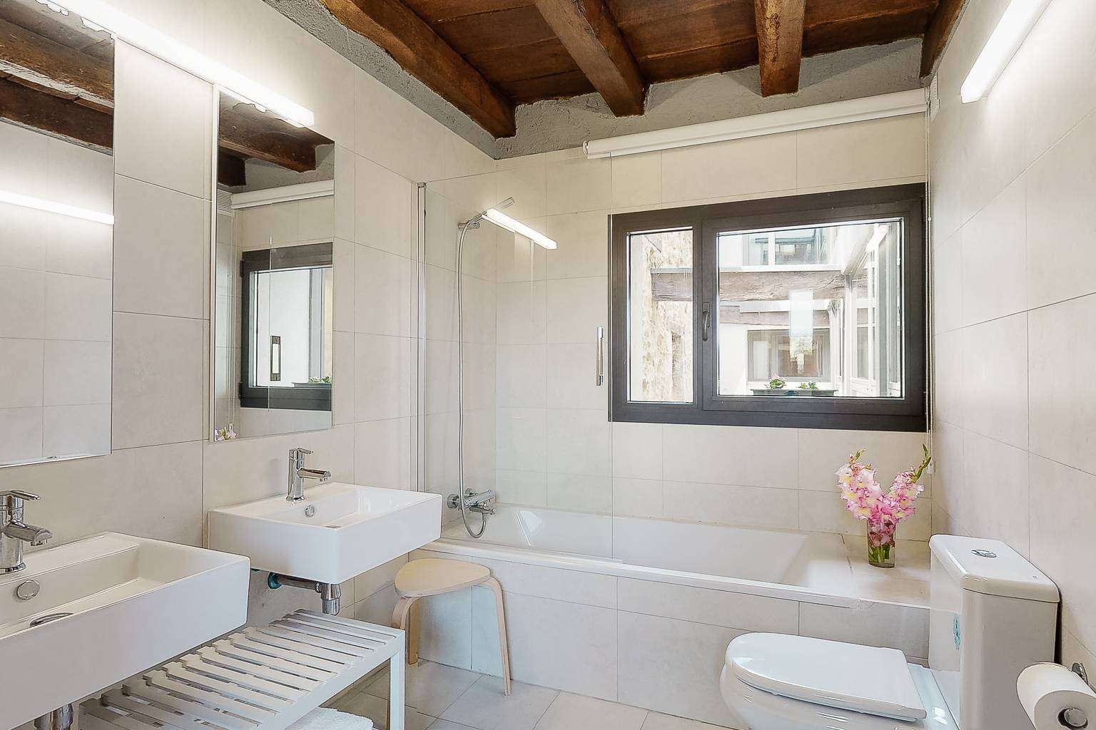 La casa rural contemporánea ideal para disfrutar de unas vacaciones, Ixurkonea