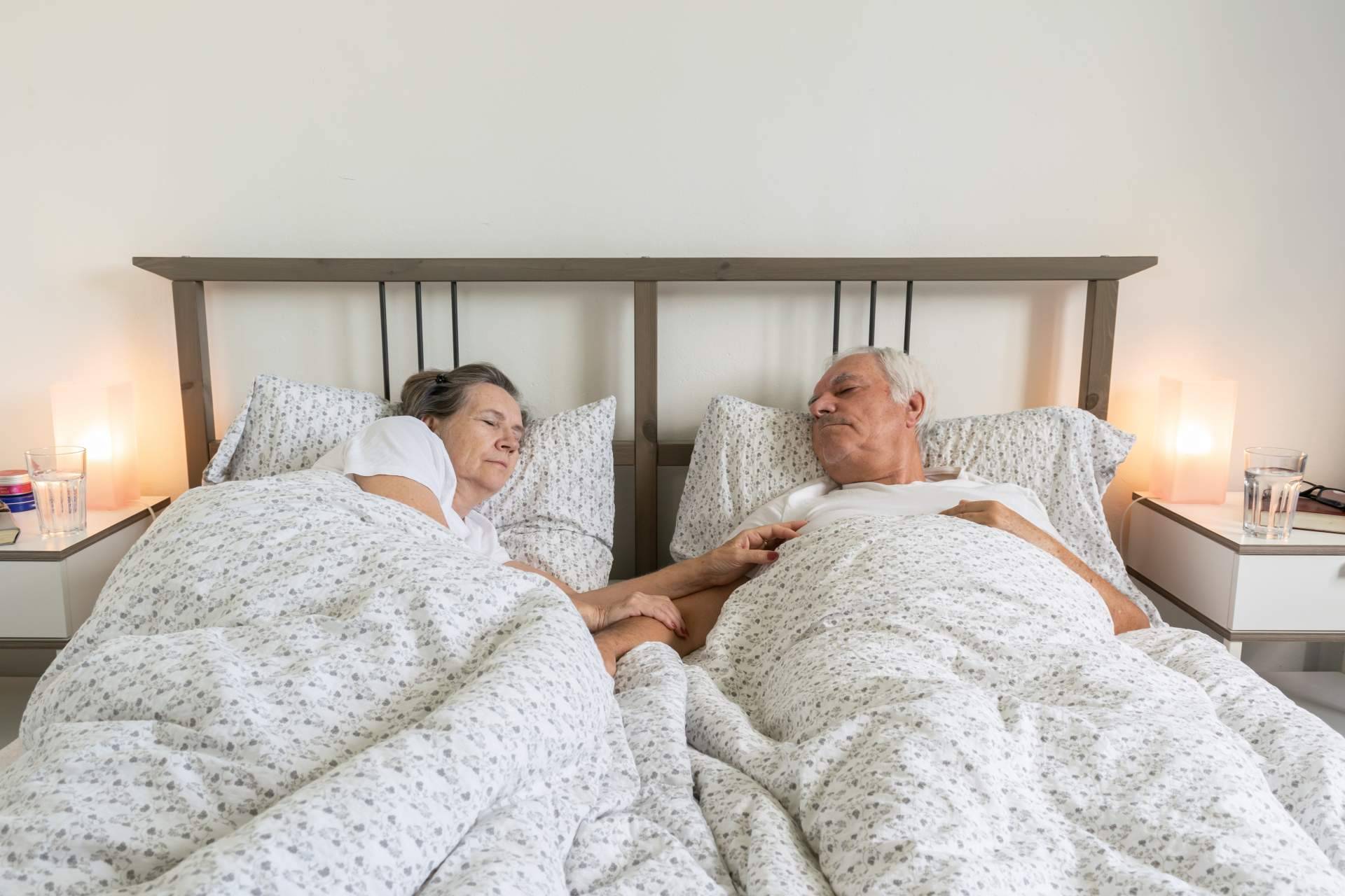 Dormir en pareja con las camas articuladas de Tu Ortopedia