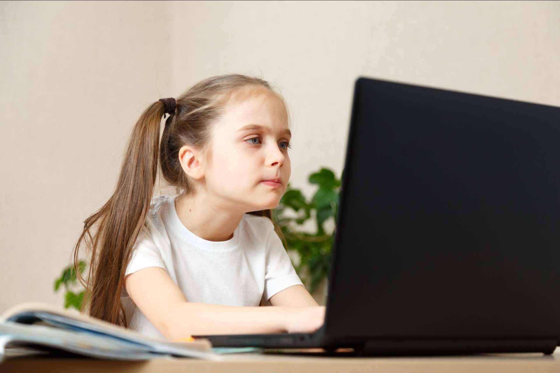 La programación complementa la educación tradicional para niños