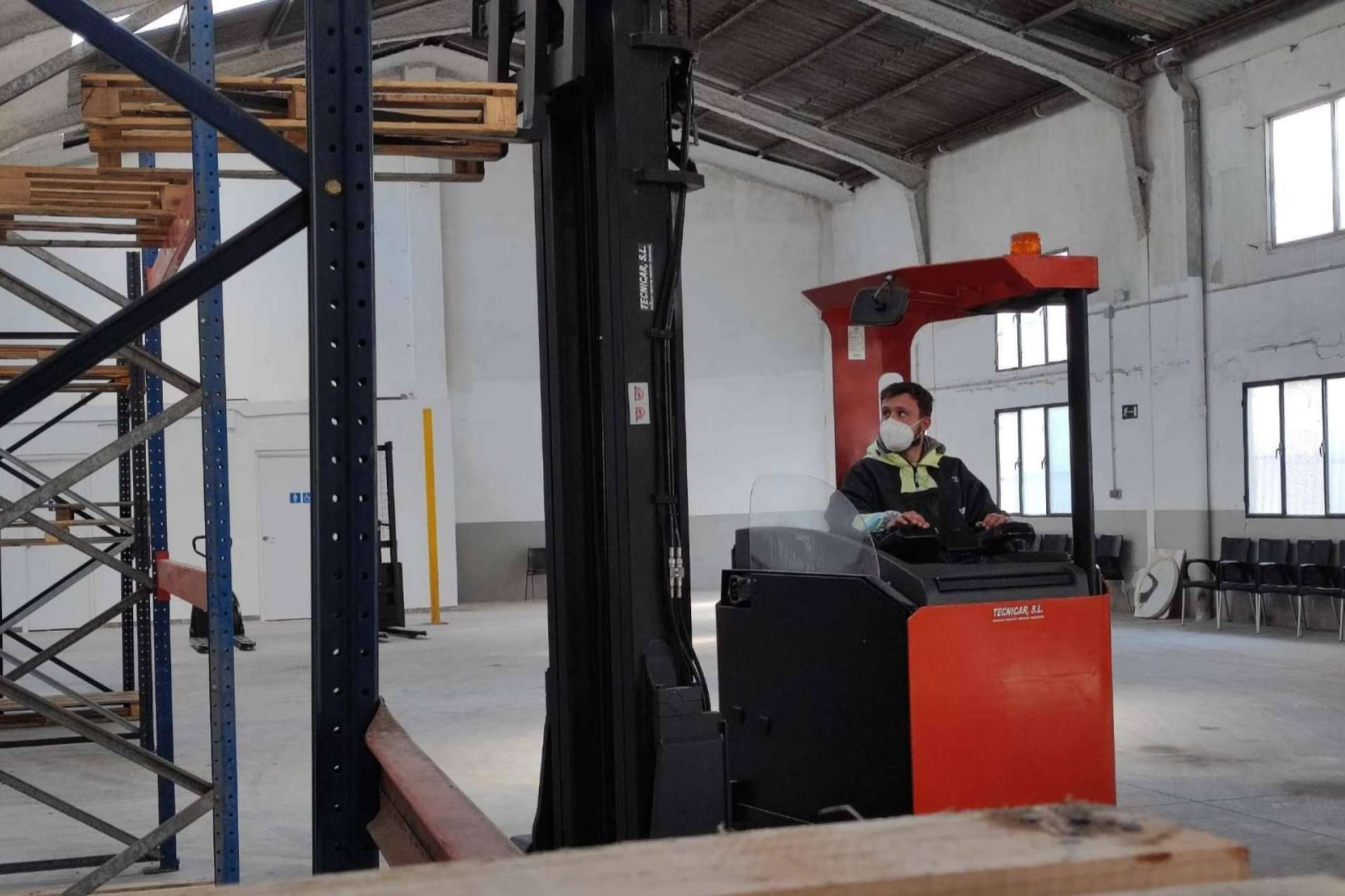 Curso PRL para Carretillas Elevadores vs curso TPC para Aparatos Elevadoras, por Fadecom