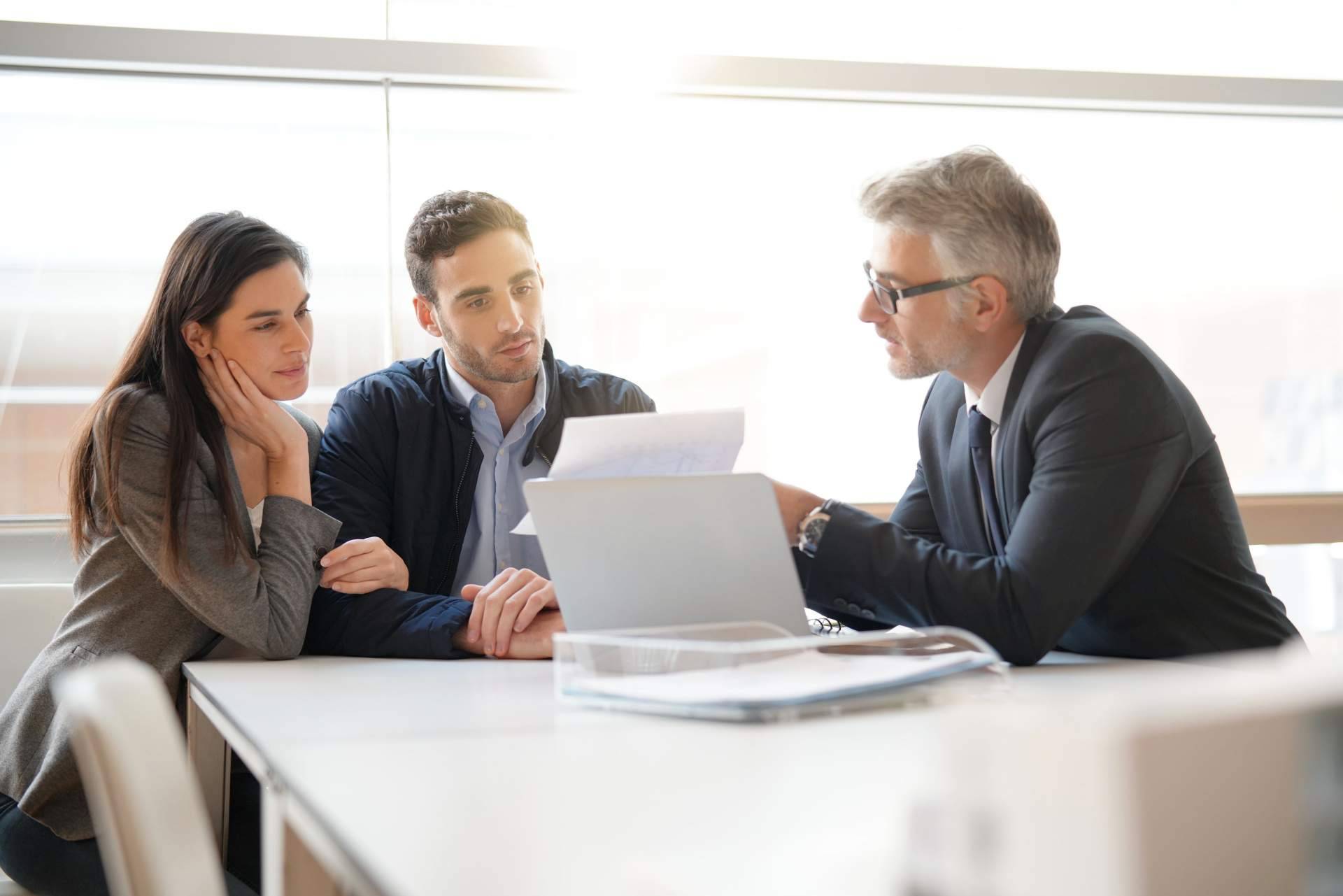 ¿Es posible tener dos seguros de decesos?