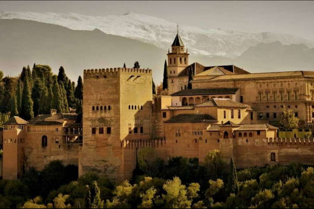 Experiencia única visitando la Alhambra, de la mano de Nazarí Tours Granada