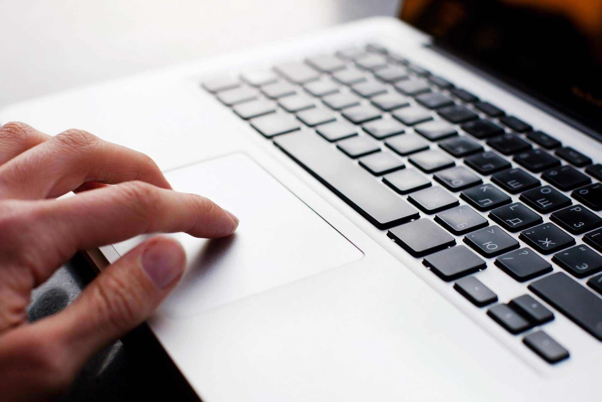 Desplazar el contenido negativo y controlar la reputación en Google a través de Remove Group