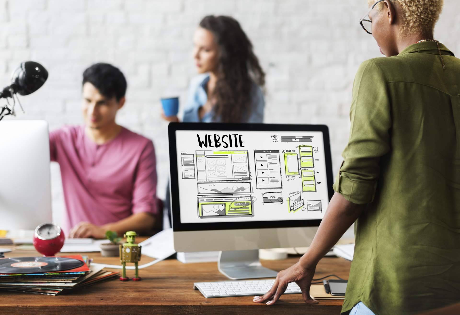 Ayudar a las empresas a crecer en el mercado creciendo en internet, el objetivo de Angal