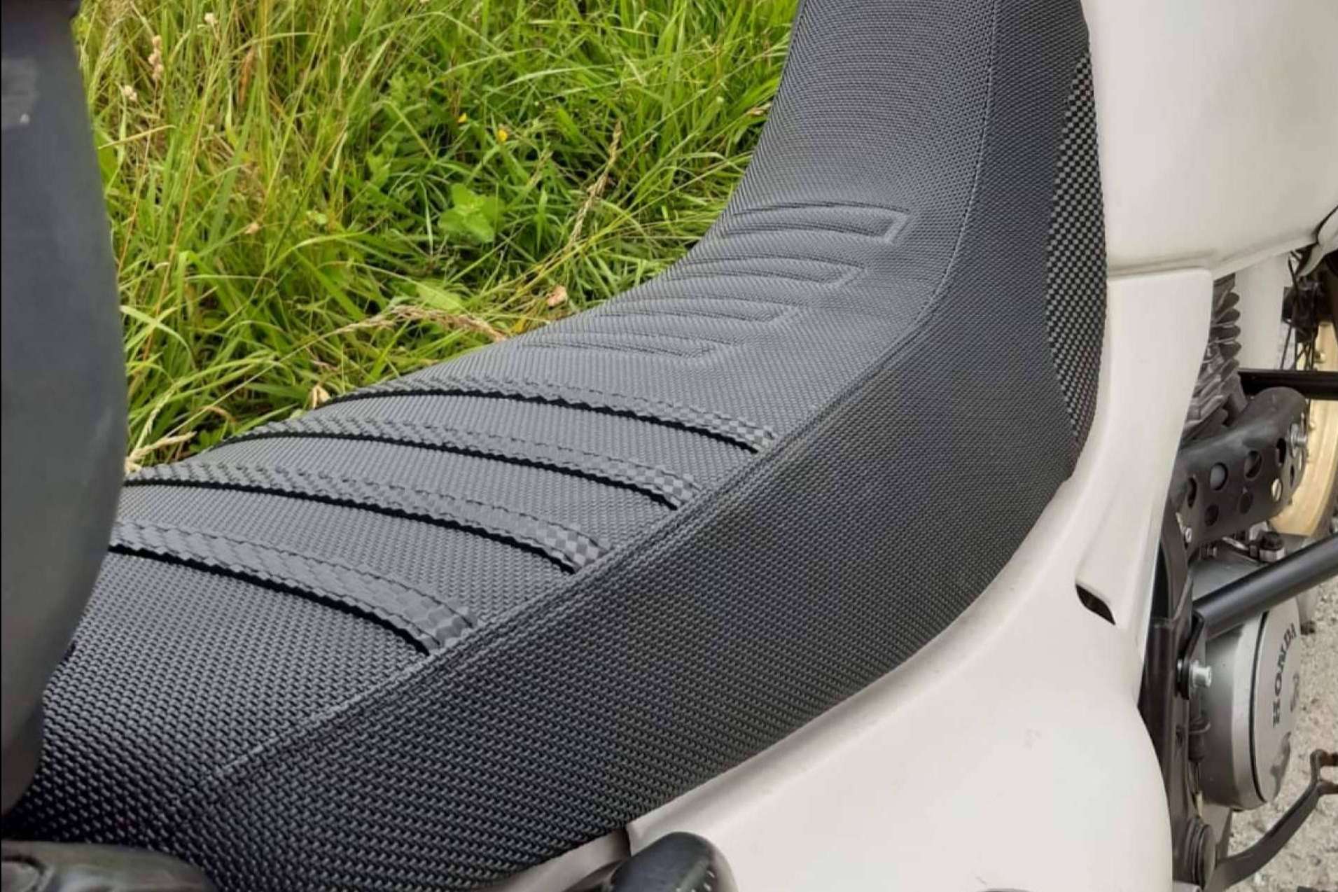 JM-Fundas ofrece fundas de asiento para moto de calidad