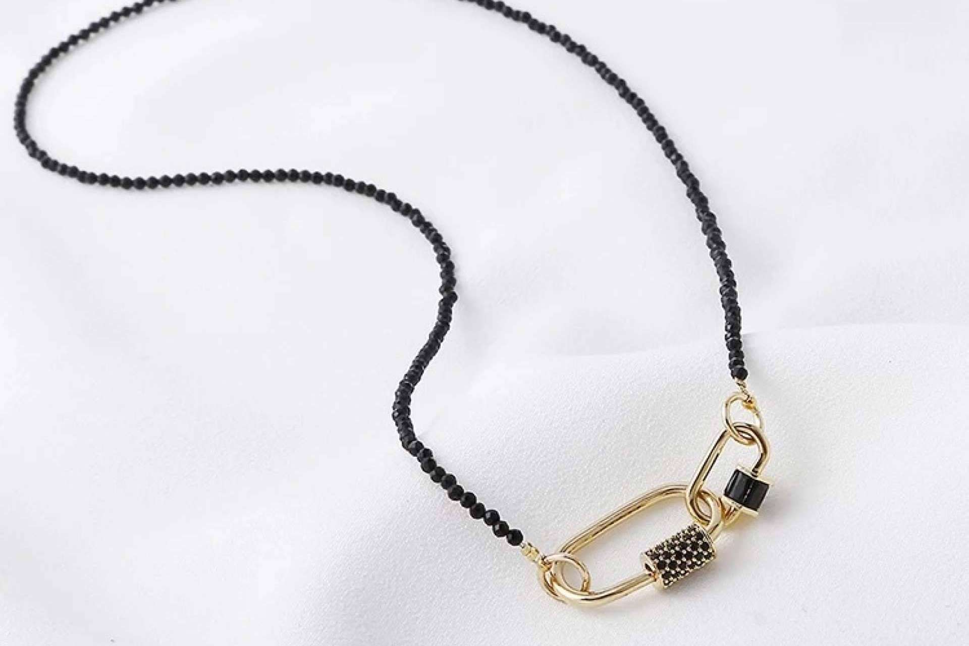 La tienda especializada en la creación de joyas de plata, Tulipan Jewelry