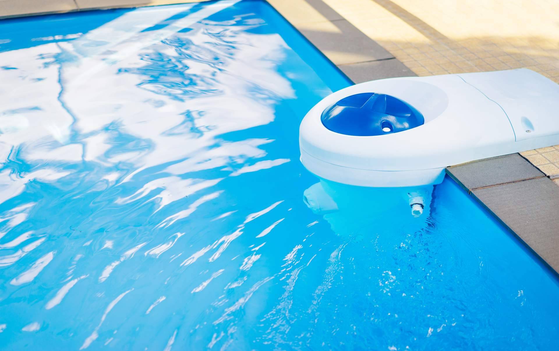 En Swimhome, es posible encontrar un filtro de piscina y sistemas para mantener el agua