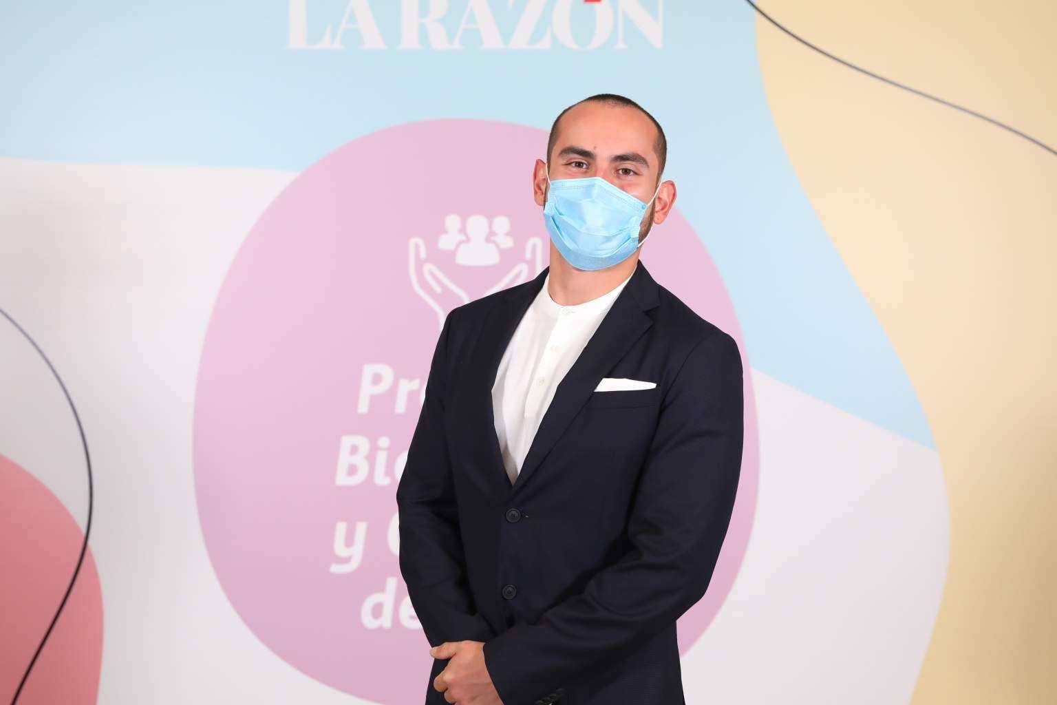 Doctor Bern destaca que la belleza y el sentirse bien también son salud