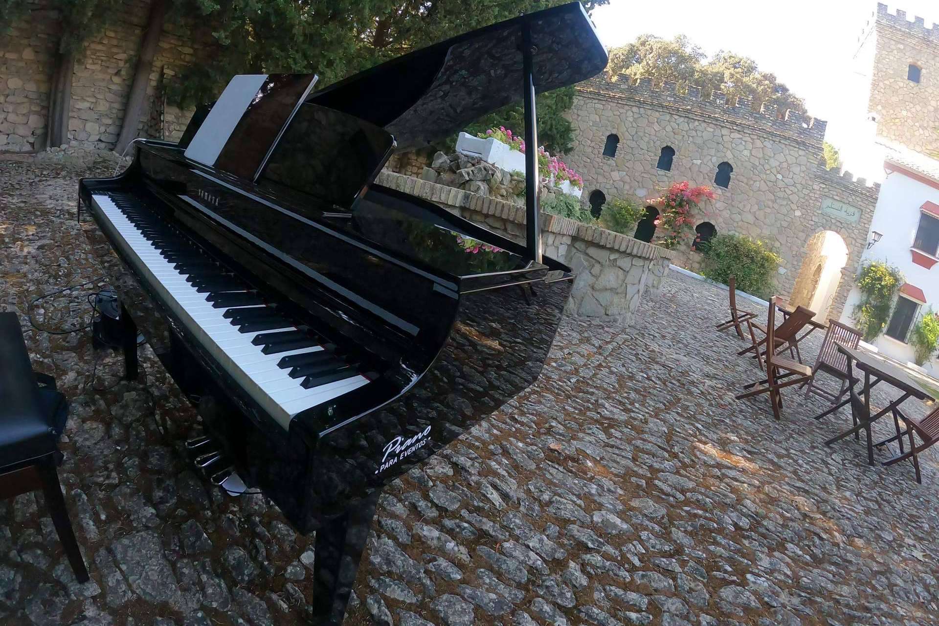 Piano Para Eventos dispone de las mejores canciones para bodas