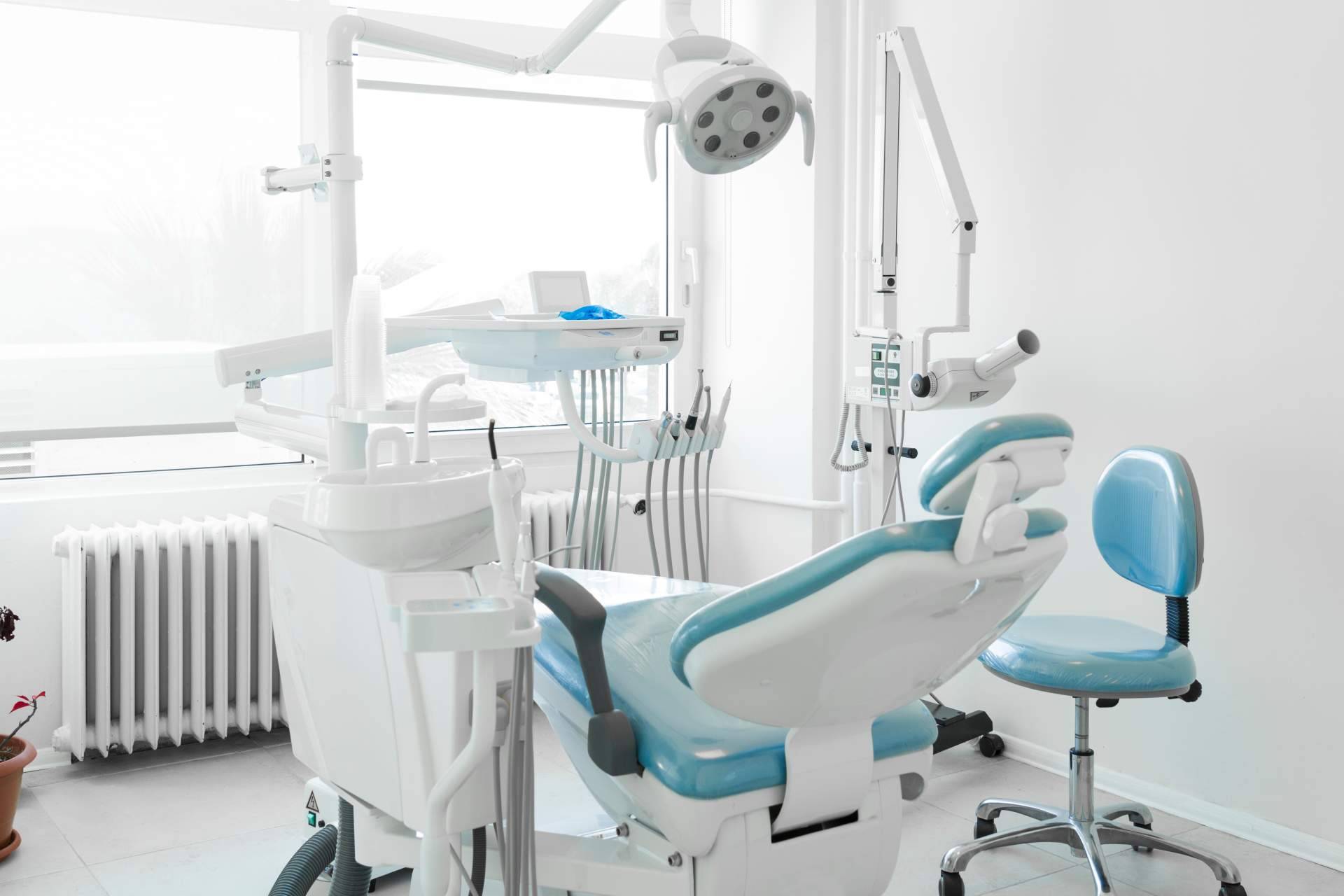 Precisión Médica Dental ofrece reparación de instrumentos dentales, servicio de recogida y entrega incluida