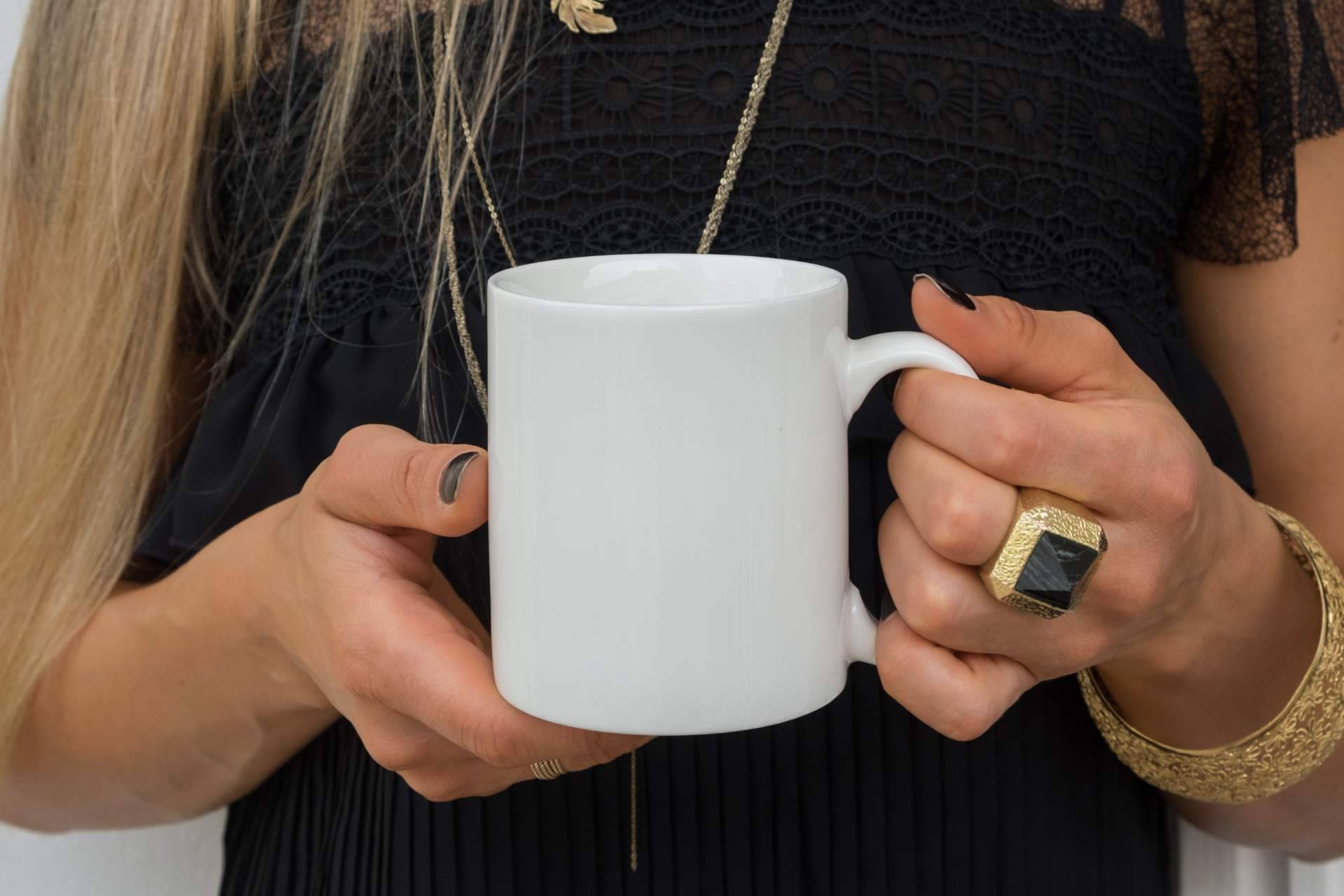 ProductosPersonalizados.es ofrece tazas y botellas personalizables