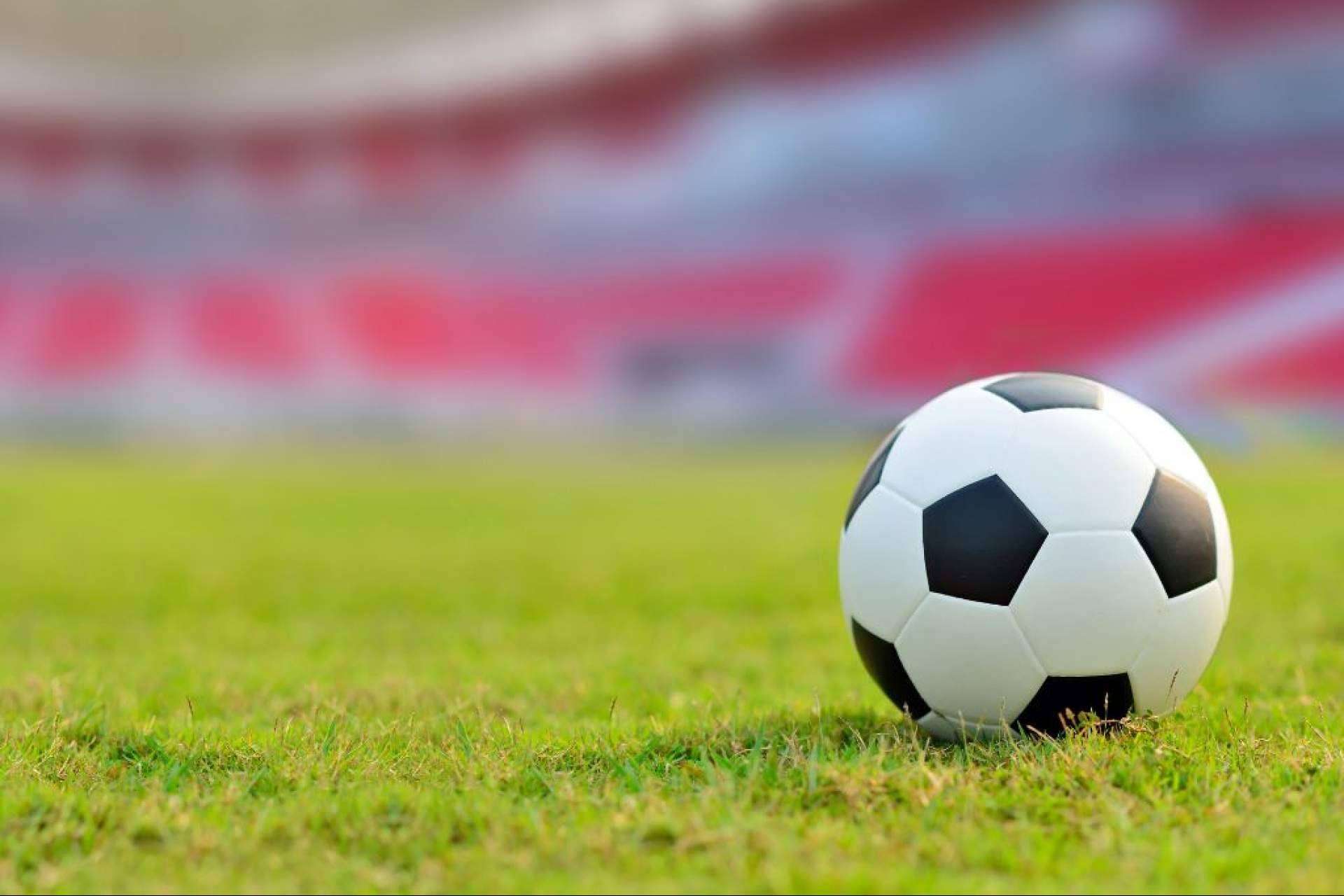Jugar al futbol en el extranjero mientras se disfrutan las vacaciones