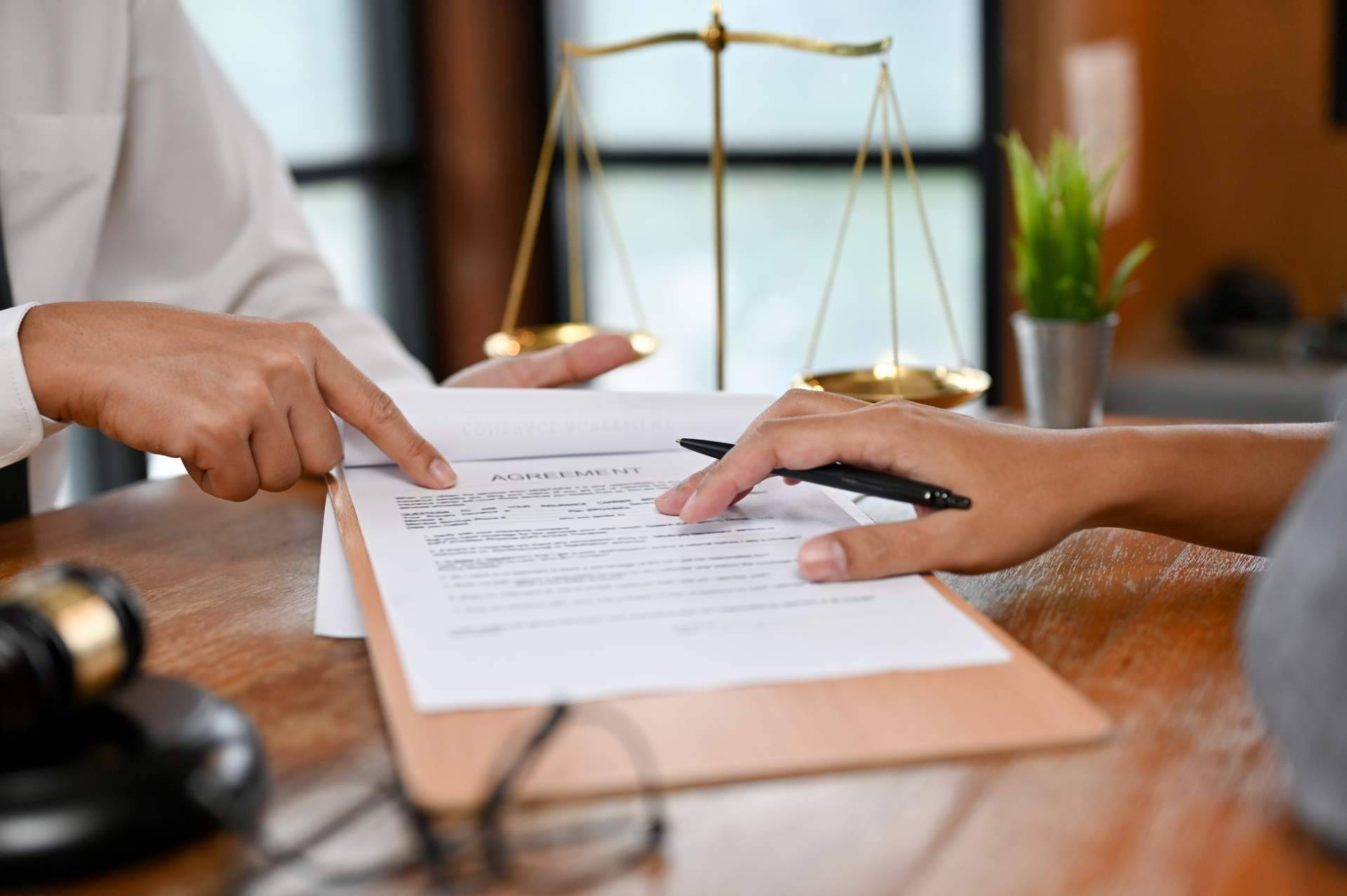 El Bufete Recatalà Agramunt y su equipo de abogados expertos en derecho mercantil y otras ramas