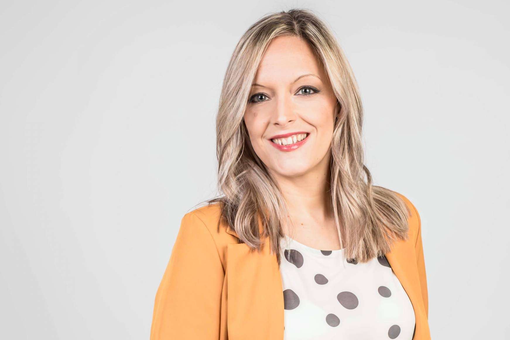 Promover el bienestar en las empresas y facilitar el trabajo en equipo con la ayuda de Sandra Solís Coach y sus servicios