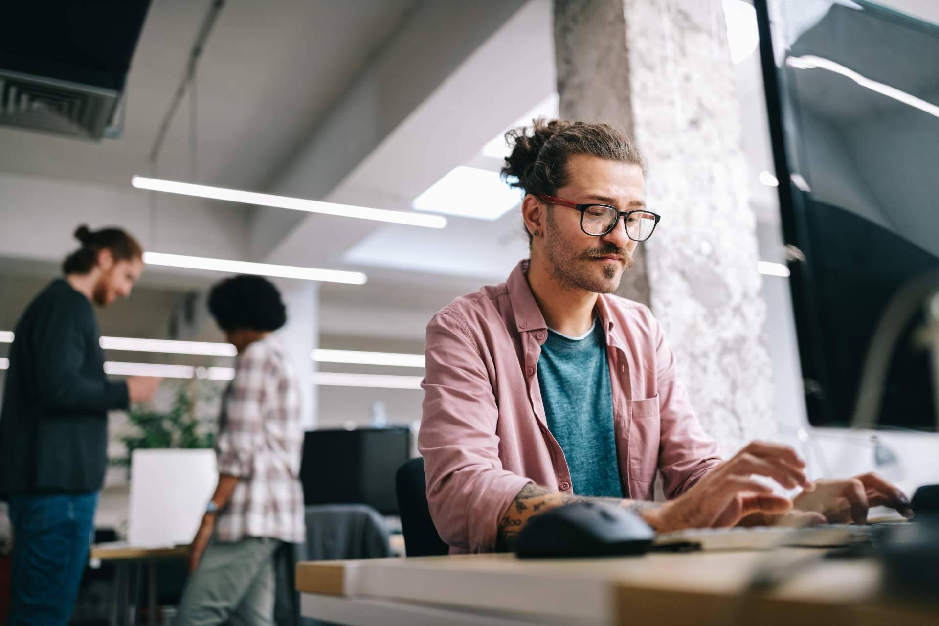 ¿Cómo utilizar el inbound marketing como estrategia para atraer, convertir y fidelizar clientes?