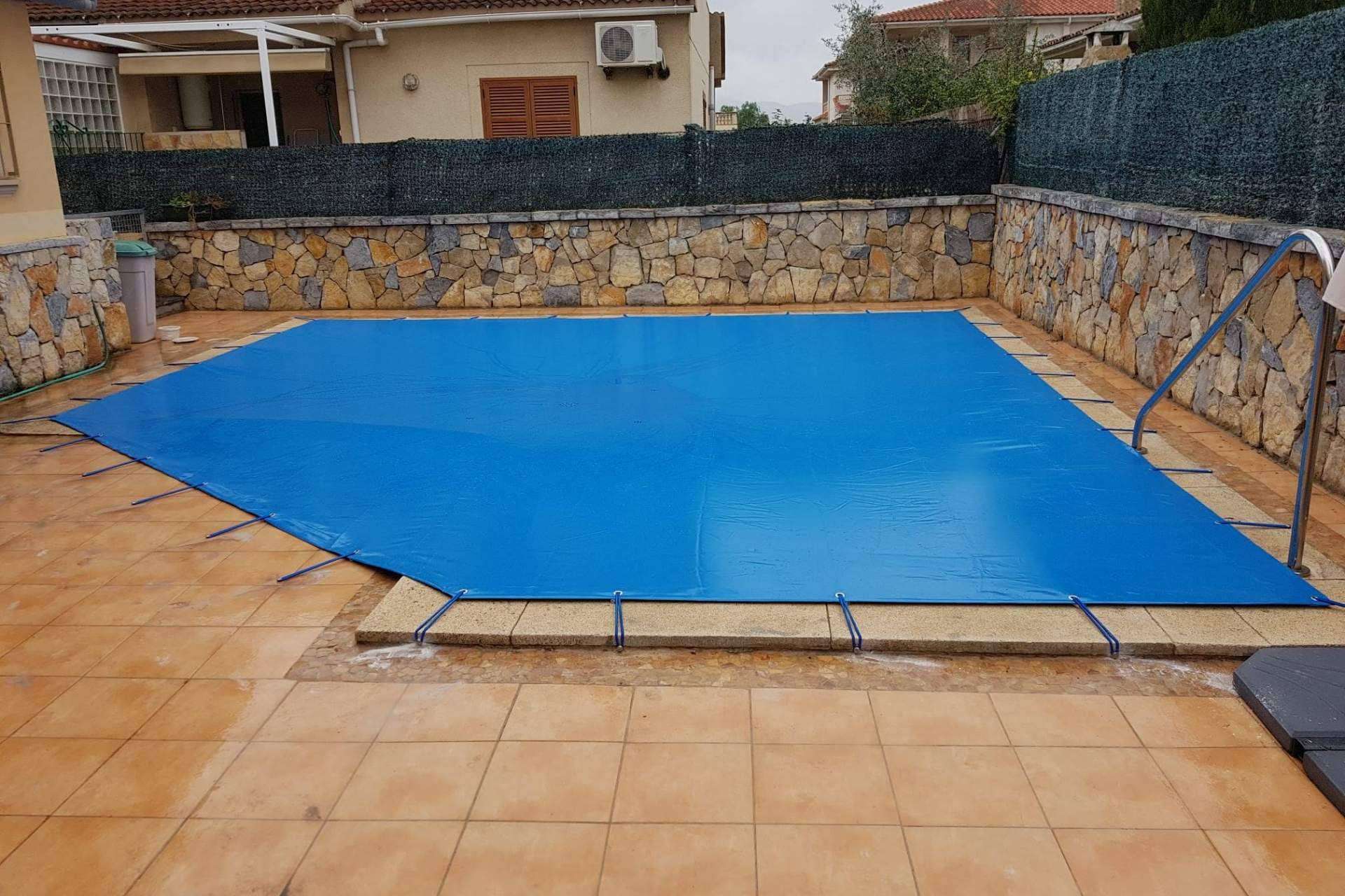¿Cuáles son las ventajas de contar con un cobertor de invierno para piscinas?, con International Cover Pool