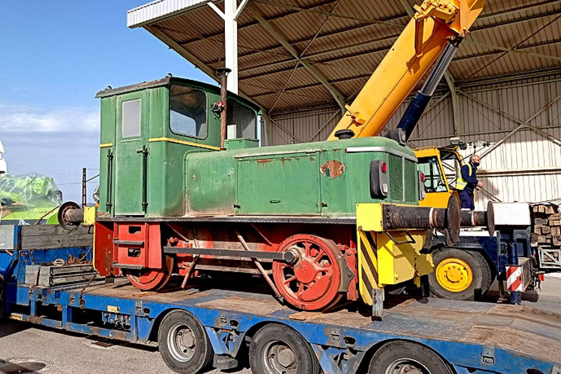 La Fundación del Patrimonio Ferroviario rescata una locomotora histórica de Saint Gobain