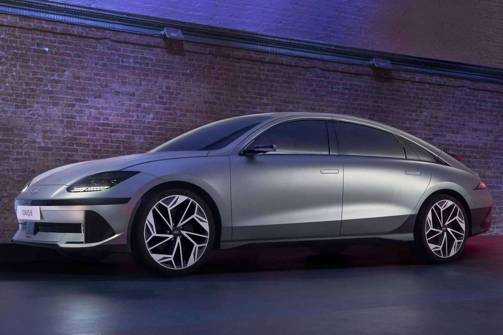Neumáticos Nexen disponibles en la red BlackTire para el nuevo Volkswagen Golf y el Hyundai Ioniq 6