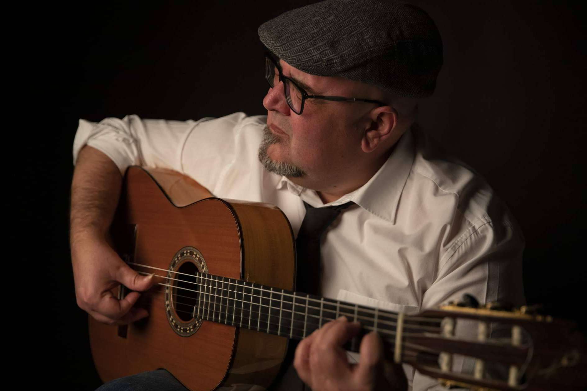 Razones por las que elegir a profesores nativos para aprender a tocar y entender el flamenco