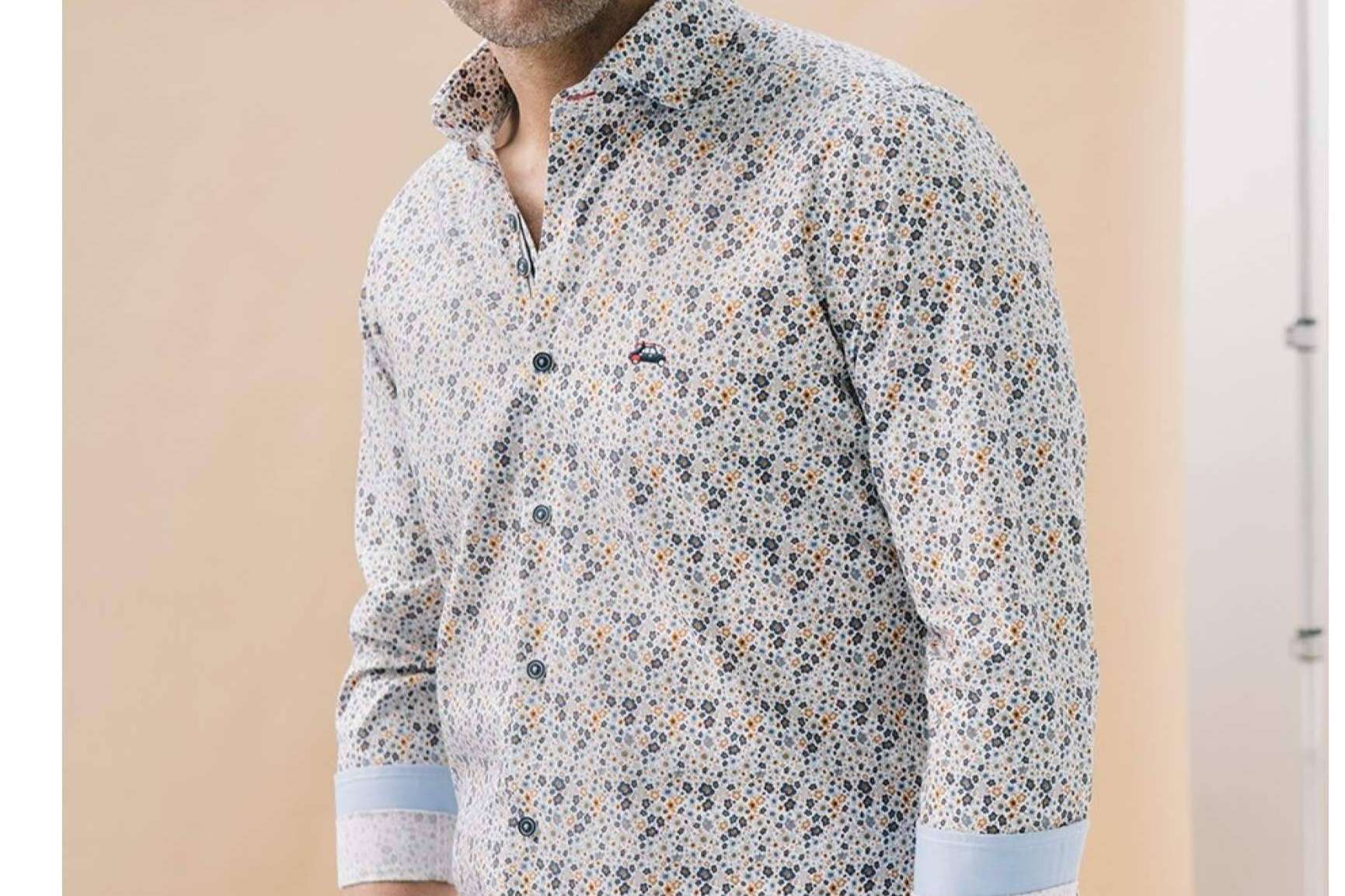 The Surfcar ofrece camisas estampadas de hombre de manga larga