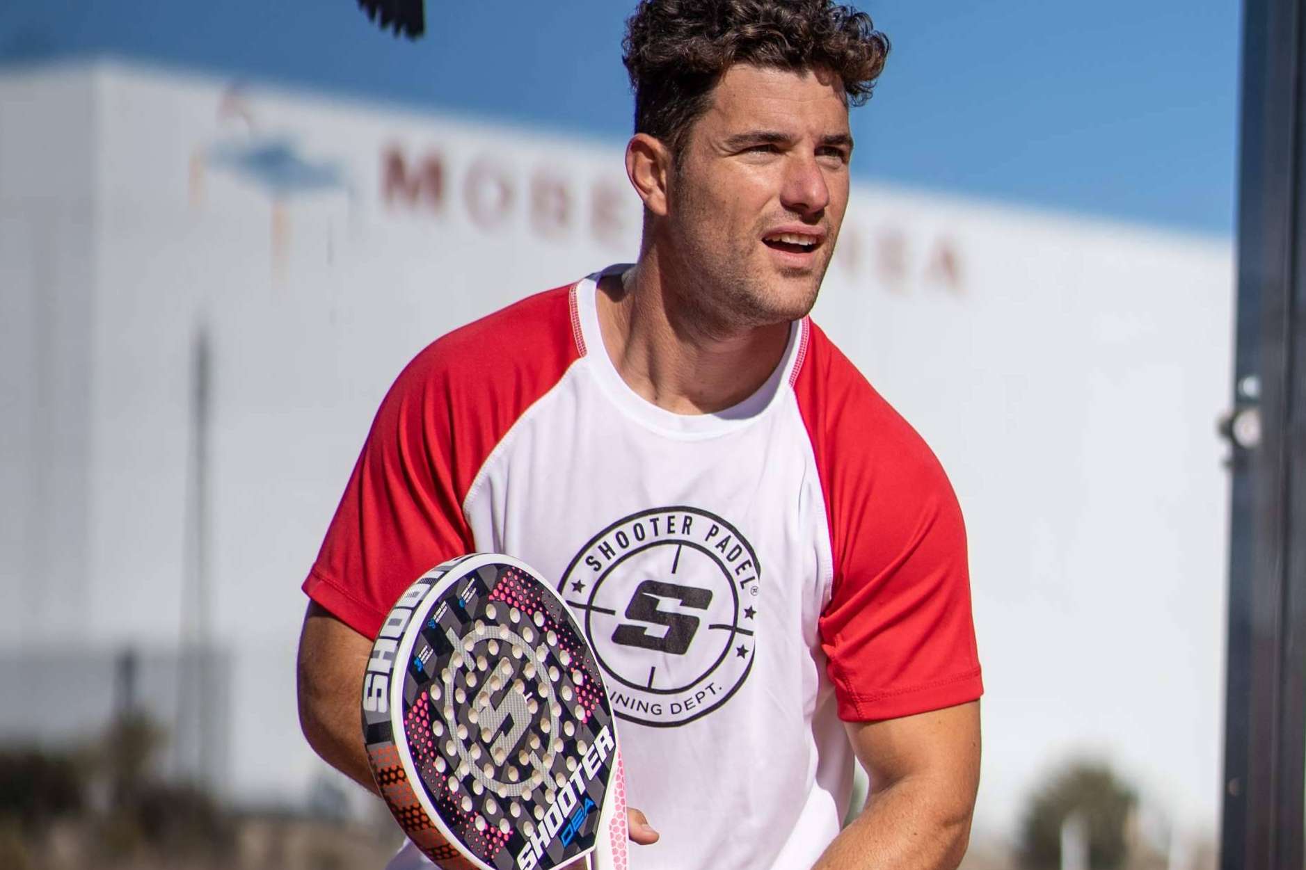 SHOOTER PADEL dispone de palas de pádel profesionales con un proceso de fabricación único que permite personalizar cada pala