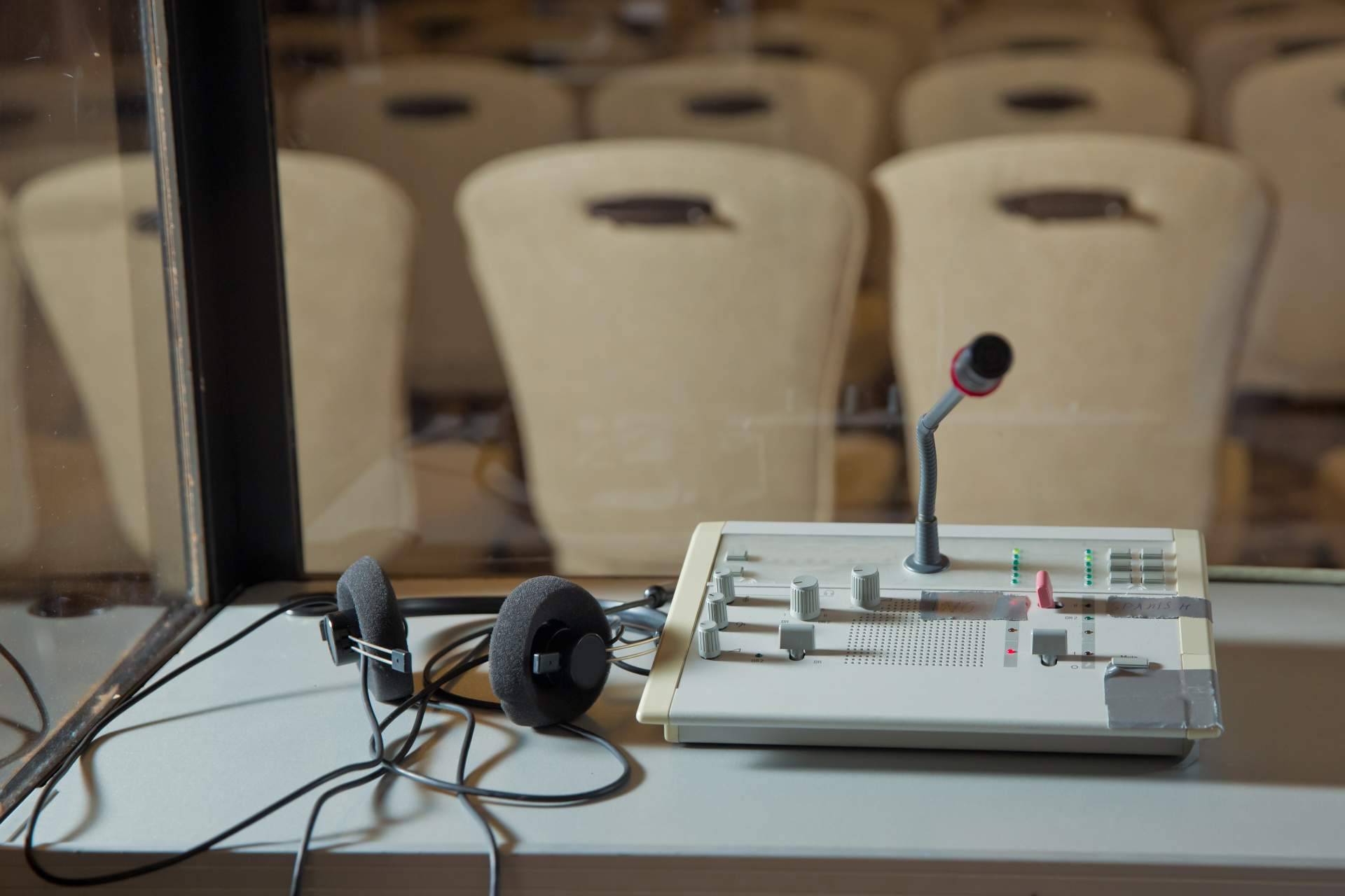 Interpretación simultánea en Valencia con el equipo de expertos de Euterpe Translations