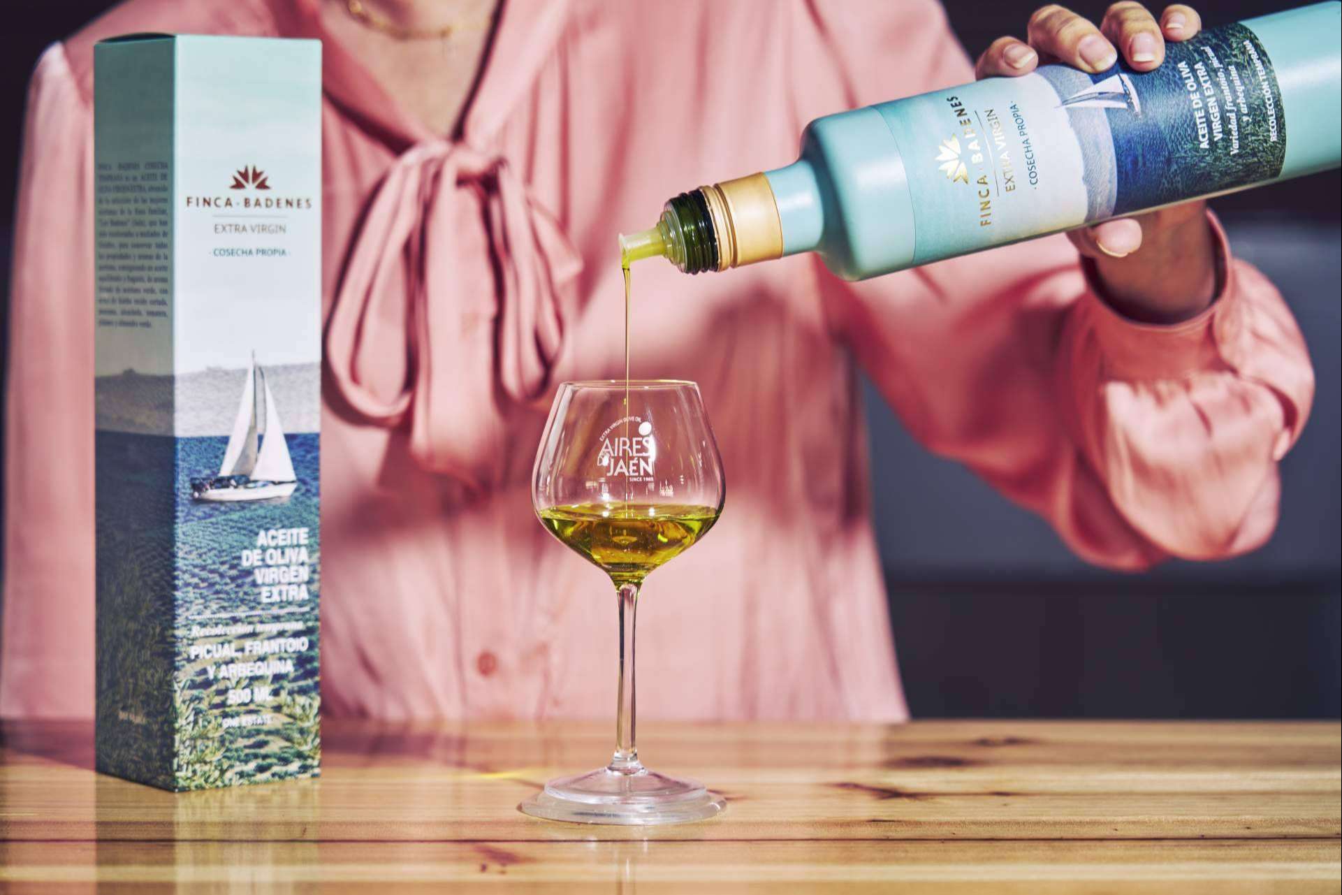 Los AOVE tempranos ya están aquí, la nueva temporada de los aceites de oliva de la mano de Aires de Jaén