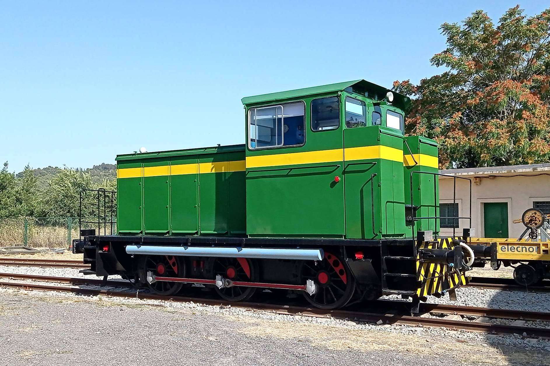 Una histórica locomotora de RENFE restaurada por la Fundación del Patrimonio Ferroviario