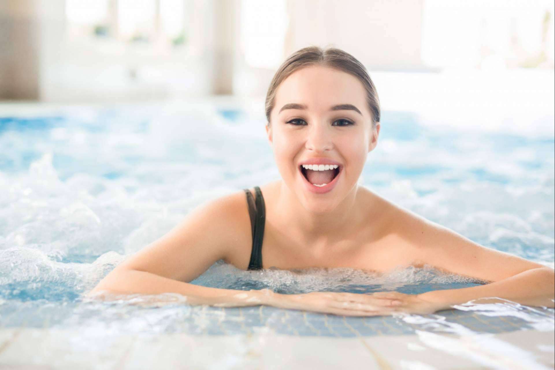 Hidroxury, una empresa especializada en el sector de la salud y el bienestar, proporciona un jacuzzi interior para cubrir todas las necesidades