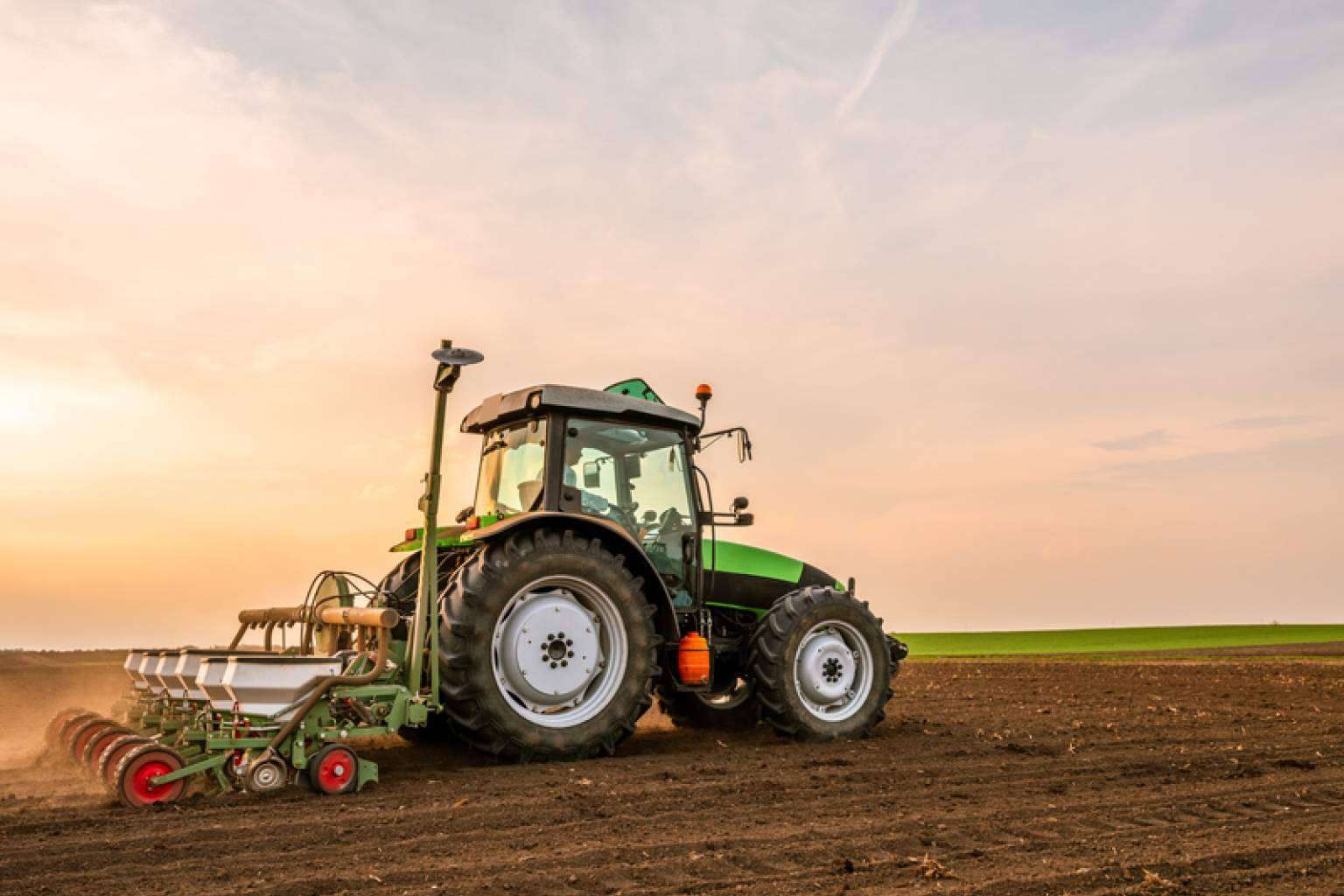 Elegir el seguro de tractor adecuado según cada necesidad, con Grupo Seguros Generales
