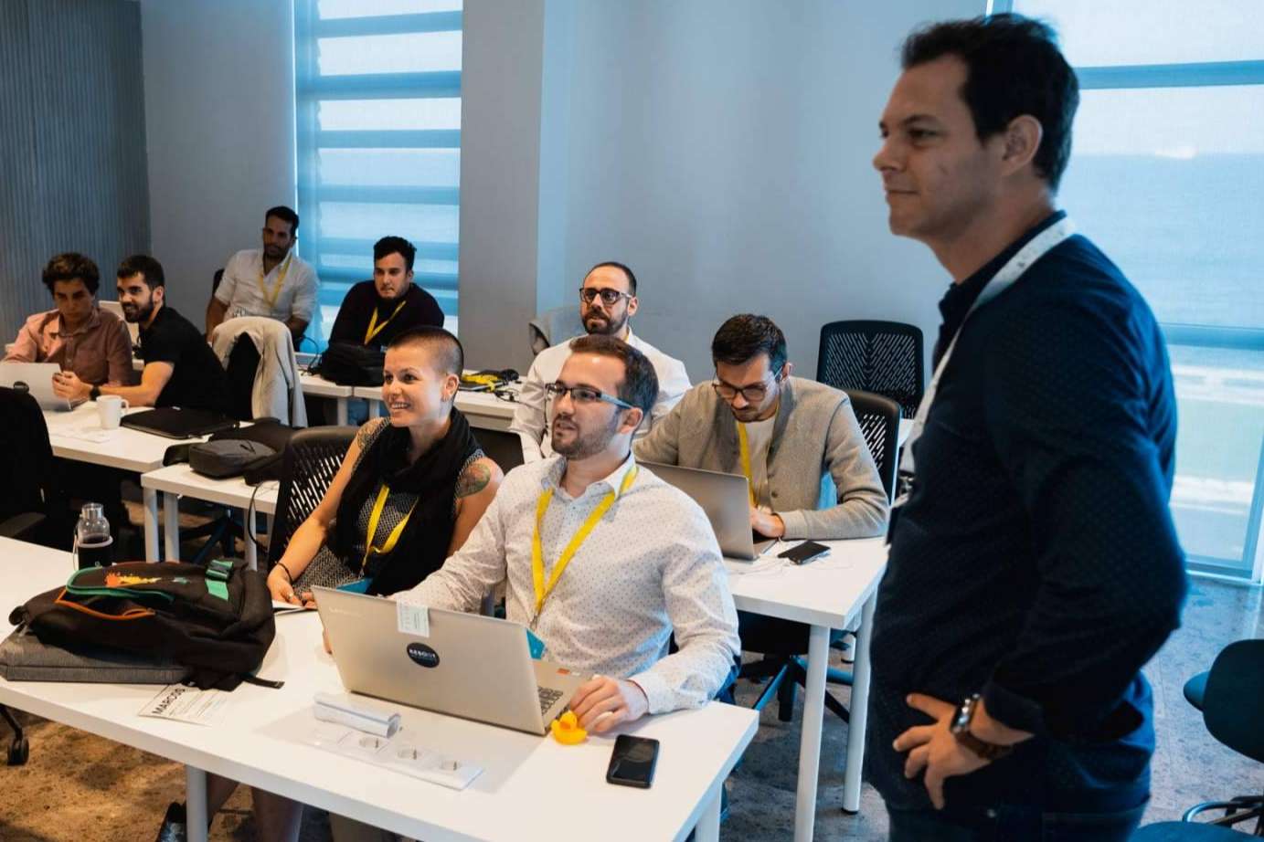 Dar un giro a la carrera profesional y convertirse en Desarrollador Full-Stack & Mobile, de la mano de Reboot Academy y el Servicio Canario de Empleo