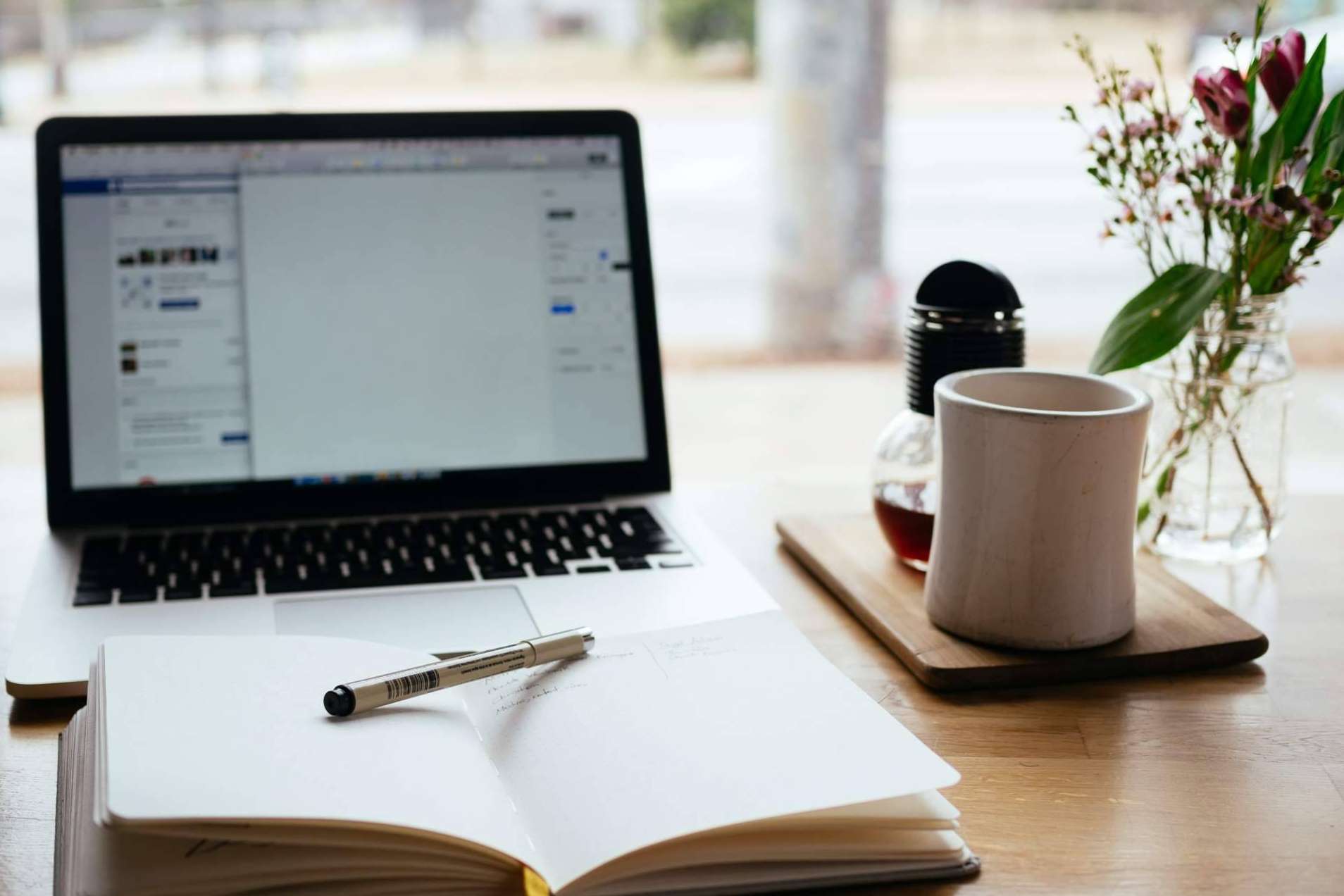 Máster online con clases en directo toda la semana, en ENEB