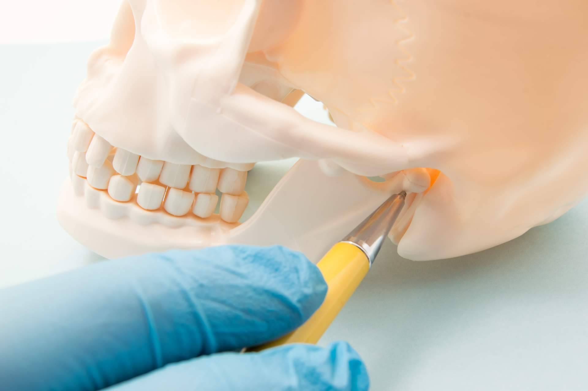 La Clínica Calvo de Mora dispone de expertos en cirugía ortognática que mejoran la estética de la sonrisa de sus pacientes