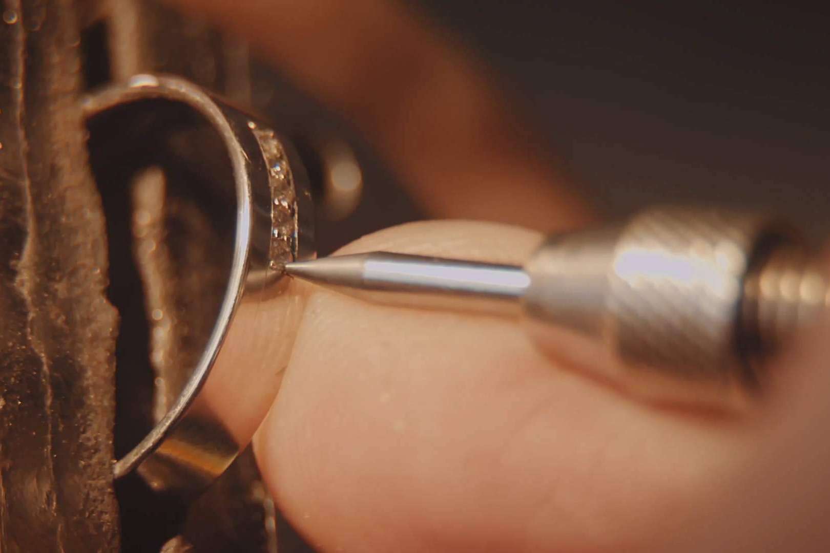 Isabel Lamadrid ofrece joyas artesanas contemporáneas y atemporales