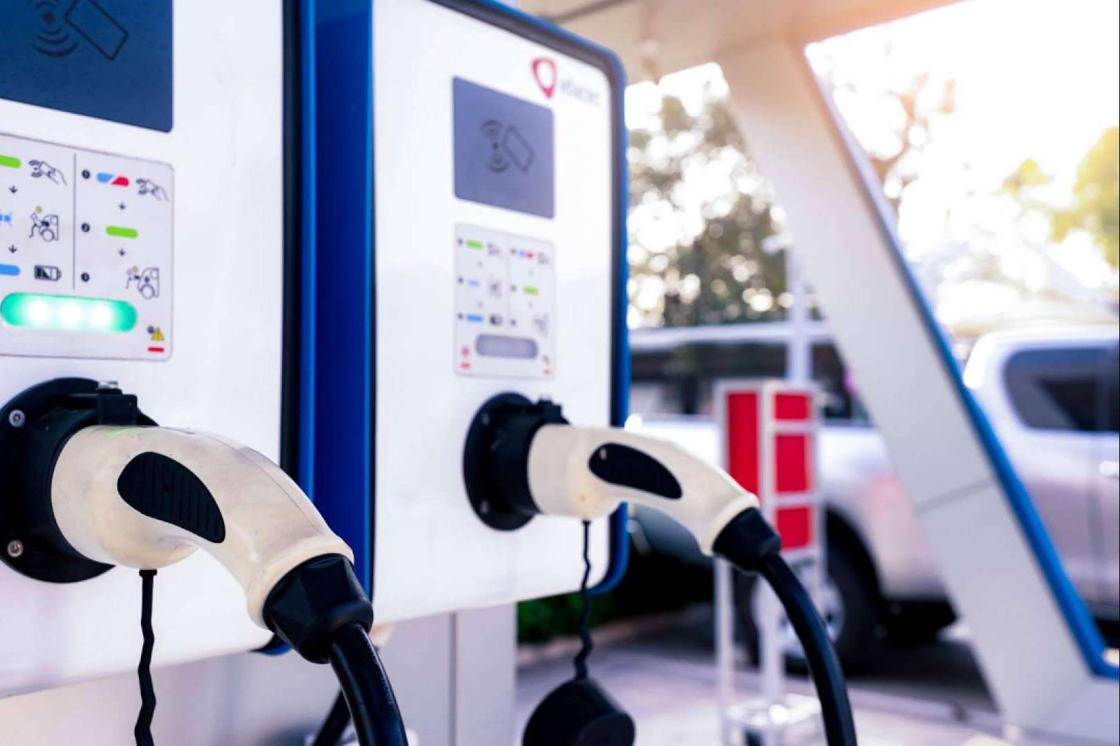 Vatios Verdes informa de que todos los aparcamientos de Francia tendrán que instalar placas solares