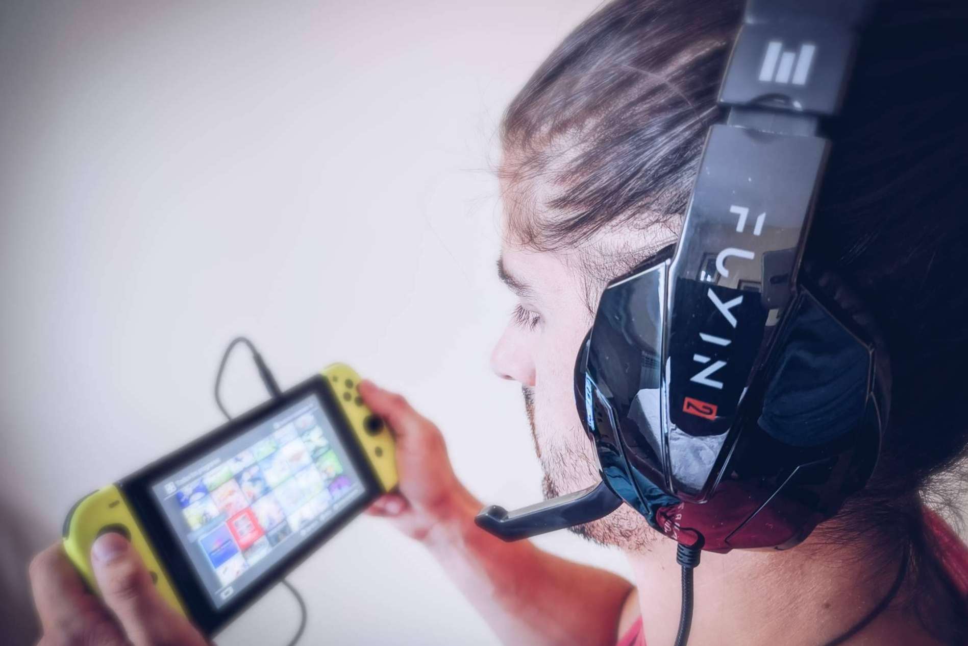 La amplia gama de auriculares de Indeca Business, con diferentes modelos, precios y colores