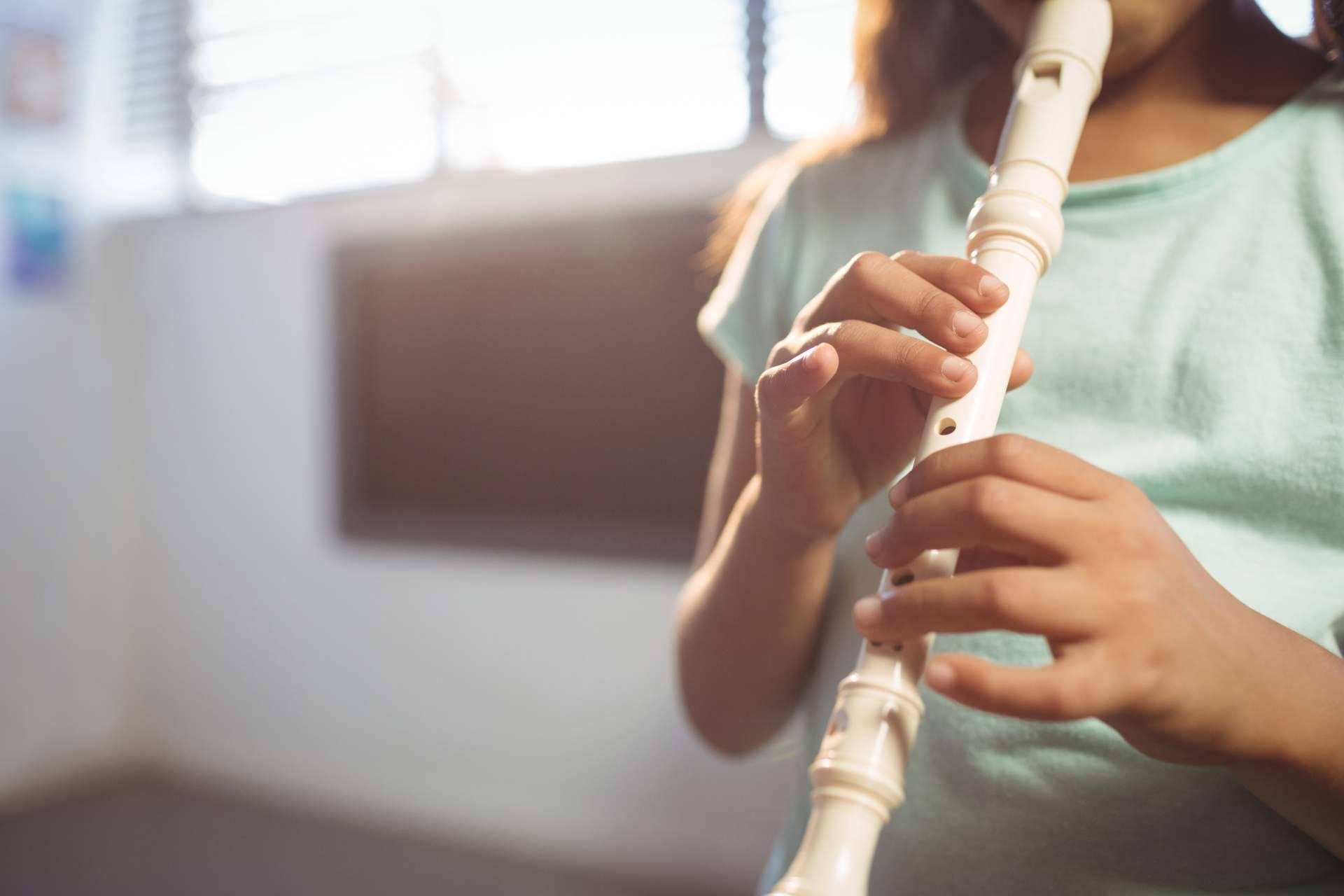 ¿Cómo no hacer tanto ruido al tocar una flauta? La solución de Muteflute