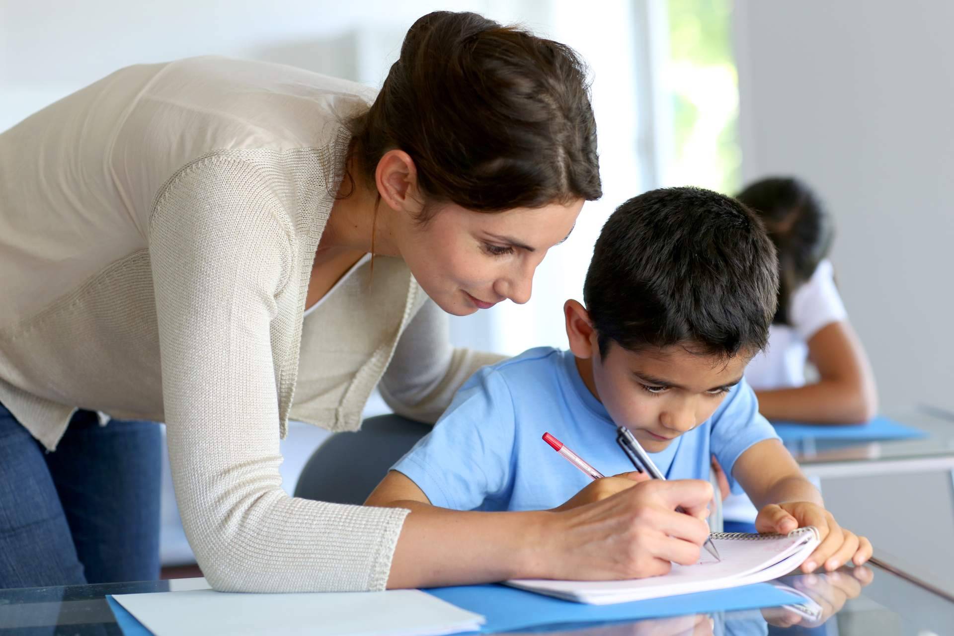 Los juegos de palabras de Deletreados, una muy buena opción para que los niños desarrollen habilidades que necesitan para leer, escribir y deletrear