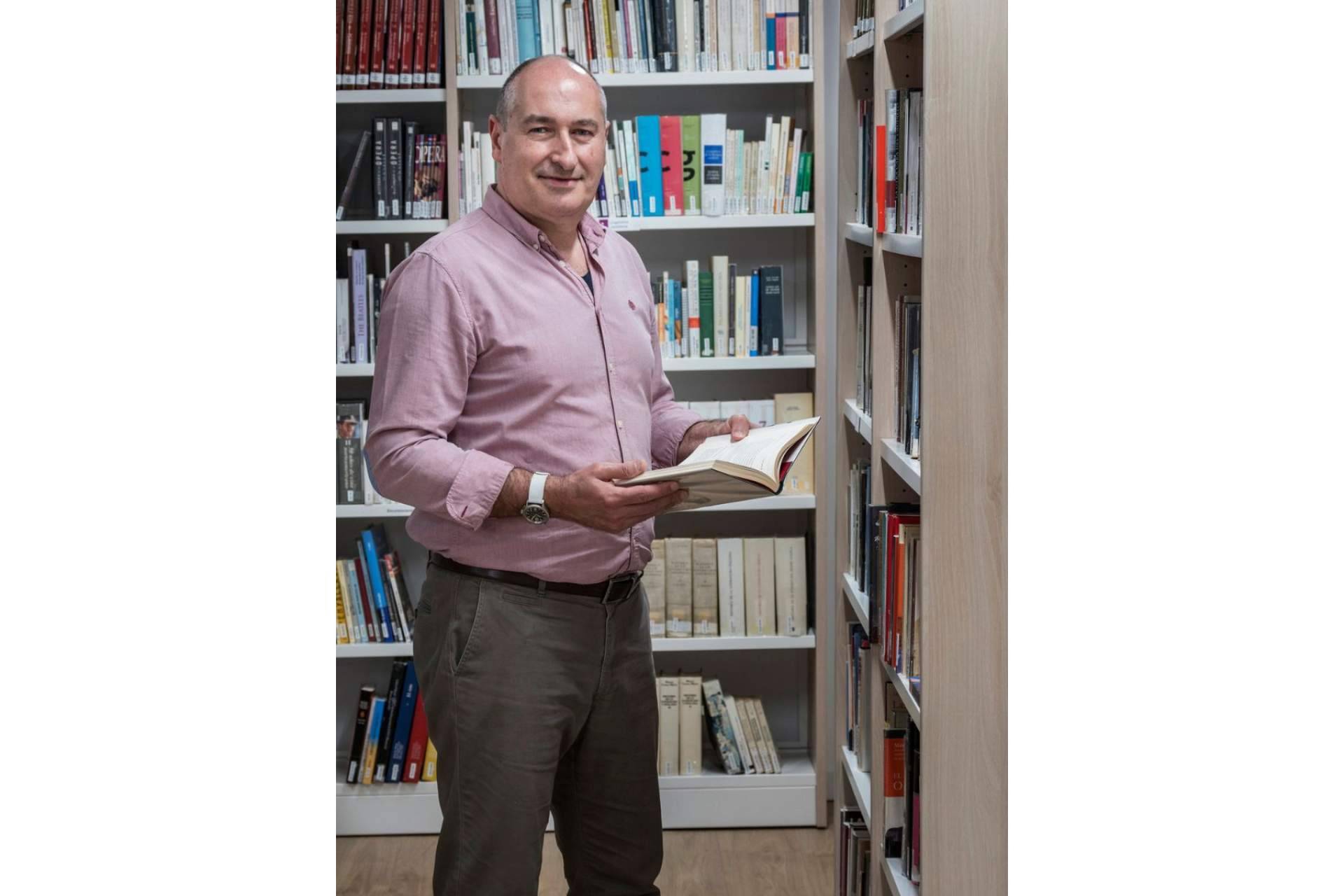 Preservar y poner en valor el legado de la compañía con el libro de empresa escrito por Toni Traveria