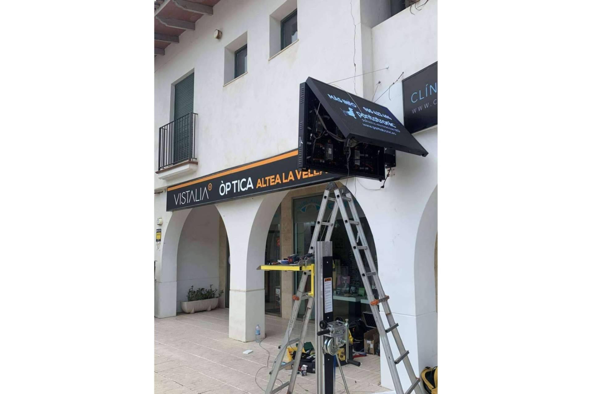 Pantatronic habla sobre las principales ventajas de las banderolas LED