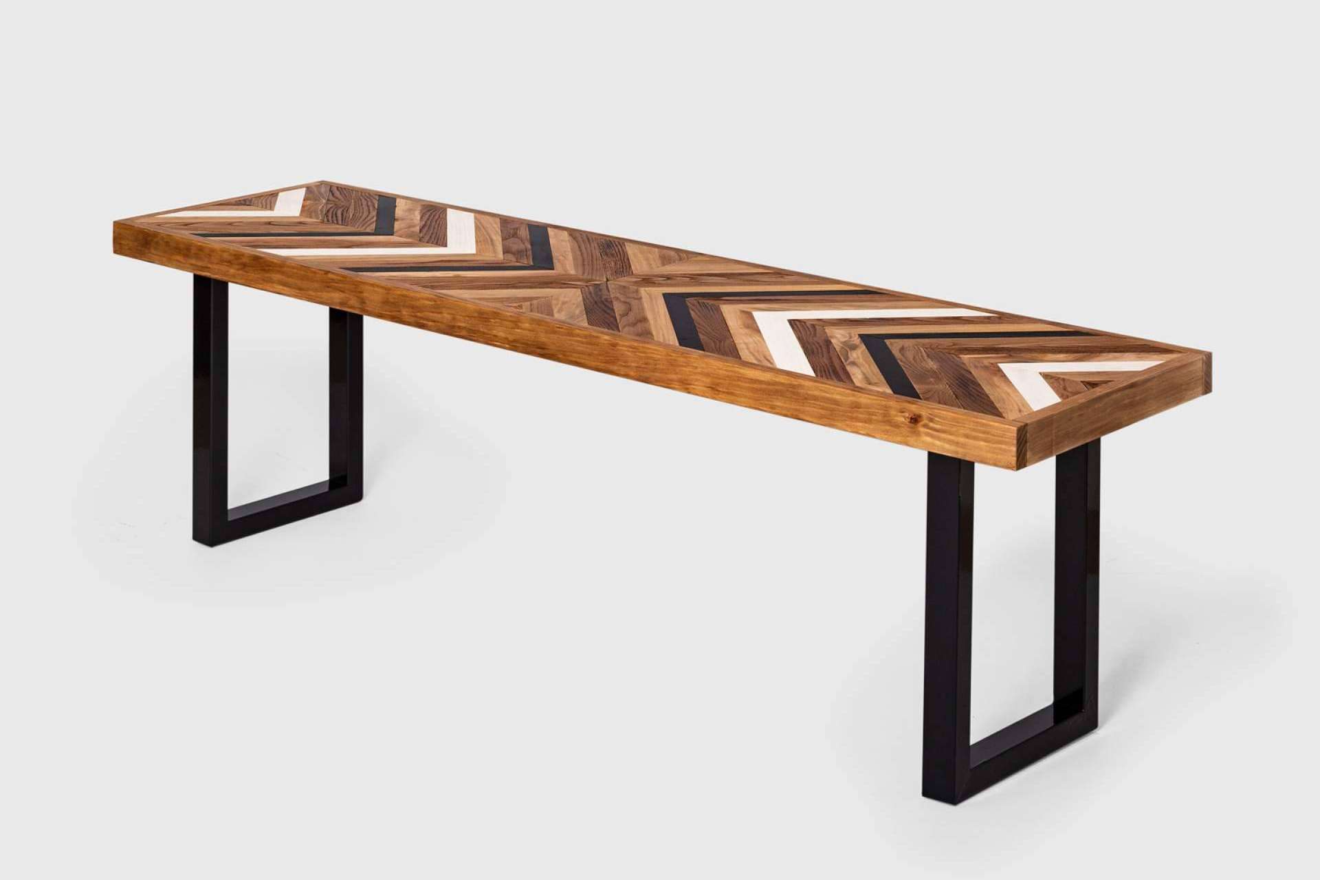 Muebles de madera y otros productos de decoración hechos a mano y con materiales 100 % naturales, disponibles en TrueWood