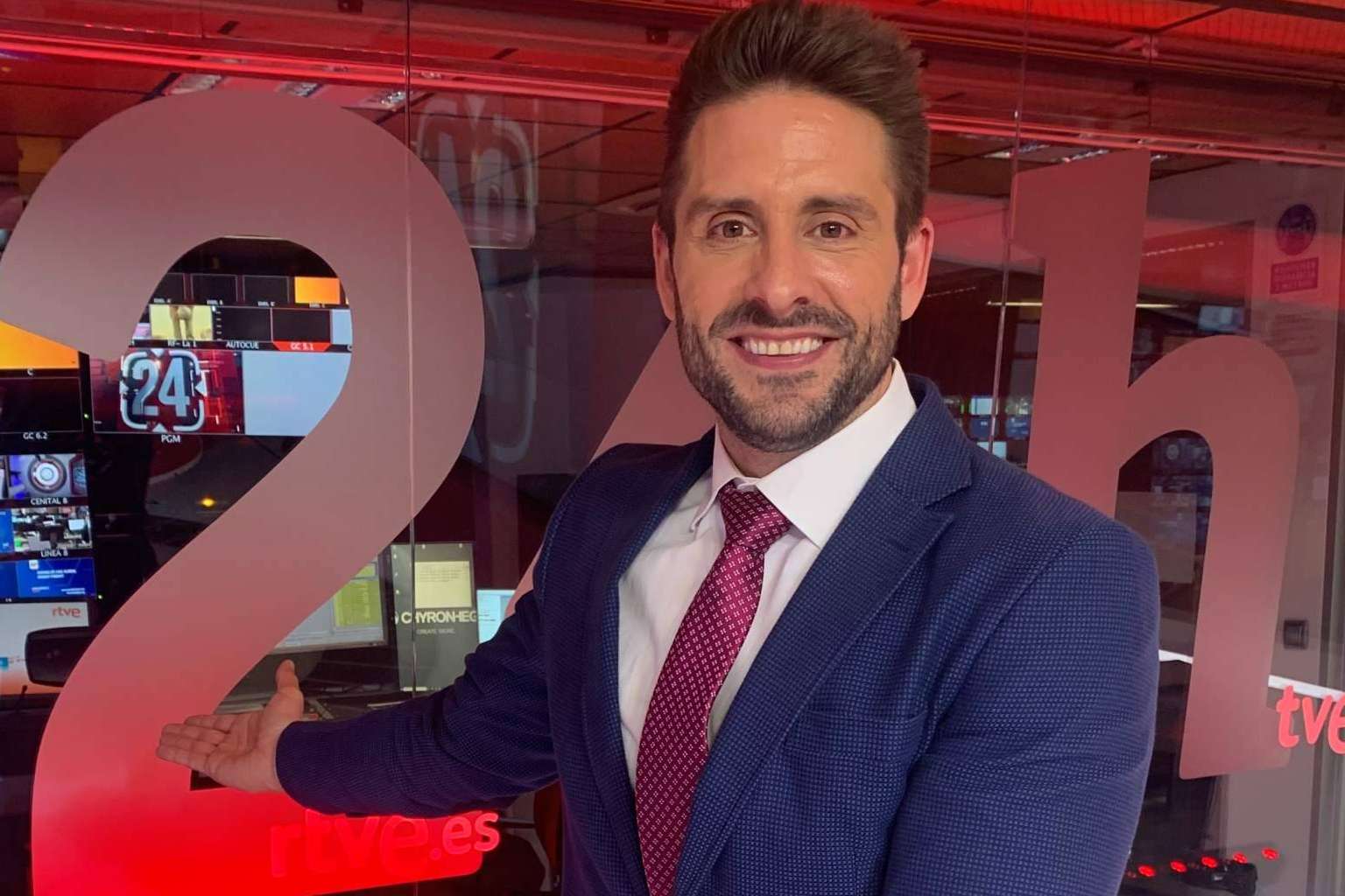 ¿Quién es Àngel Pons, el nuevo presentador de noticias de TVE?