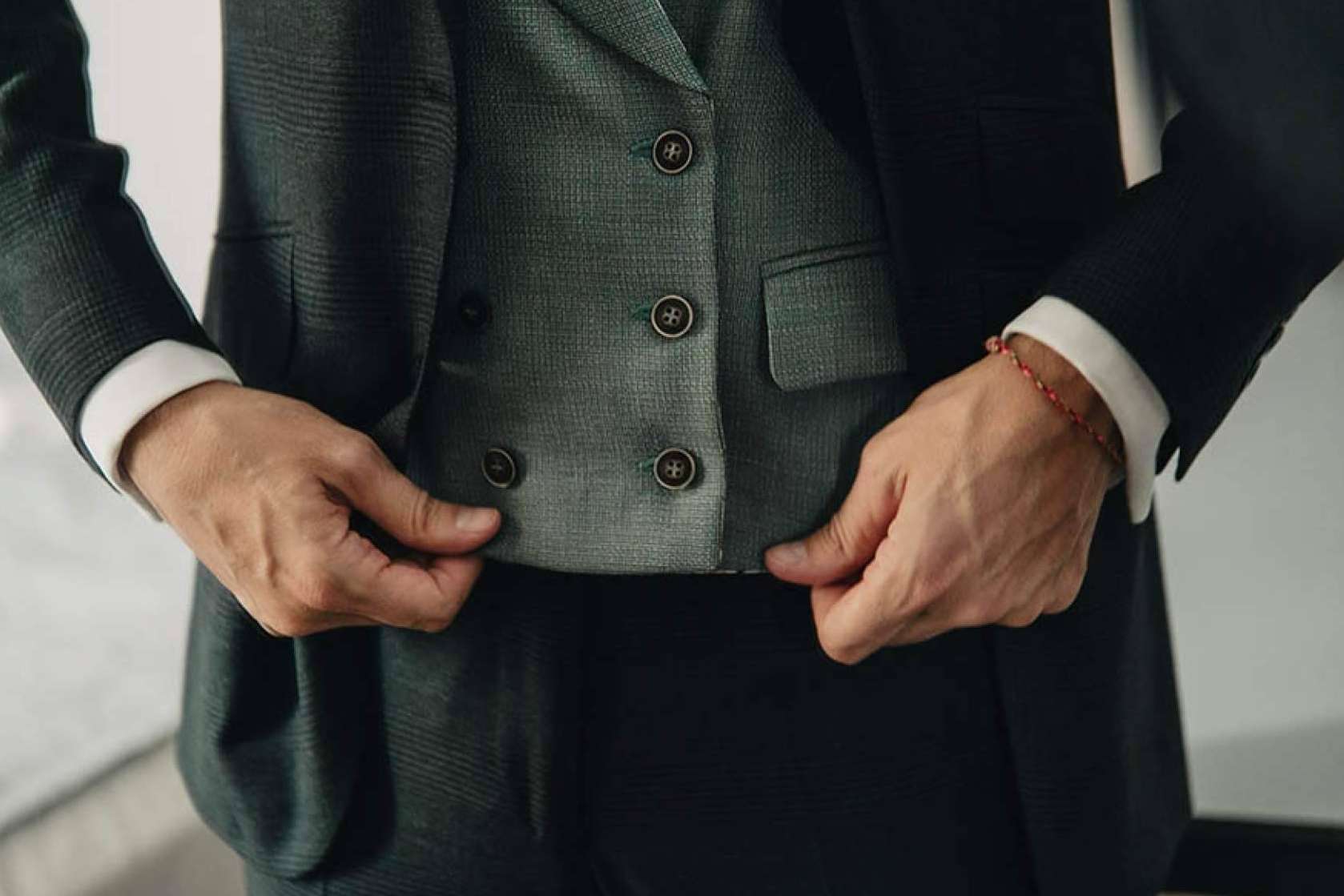 Trajes y chaqués para novios personalizados y a medida de la mano de Pugil Store