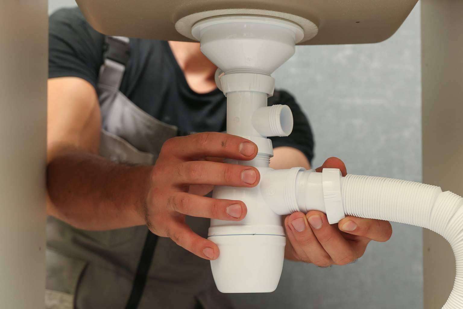 Fontaneros en Málaga y Valencia de urgencia con la empresa Soluciones González