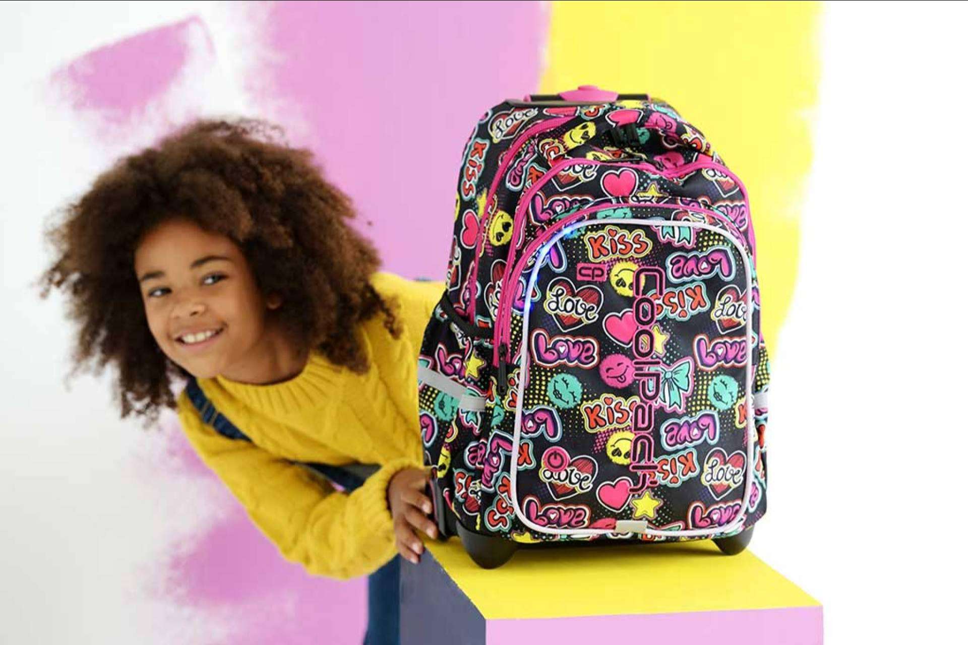 Las mochilas LED de CoolPack ofrecen diversión y seguridad